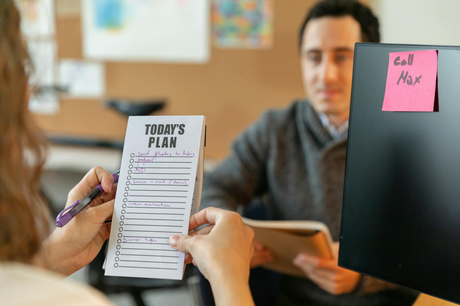 musician checklist planning (Photo: RDNE Stock project / Pexels)