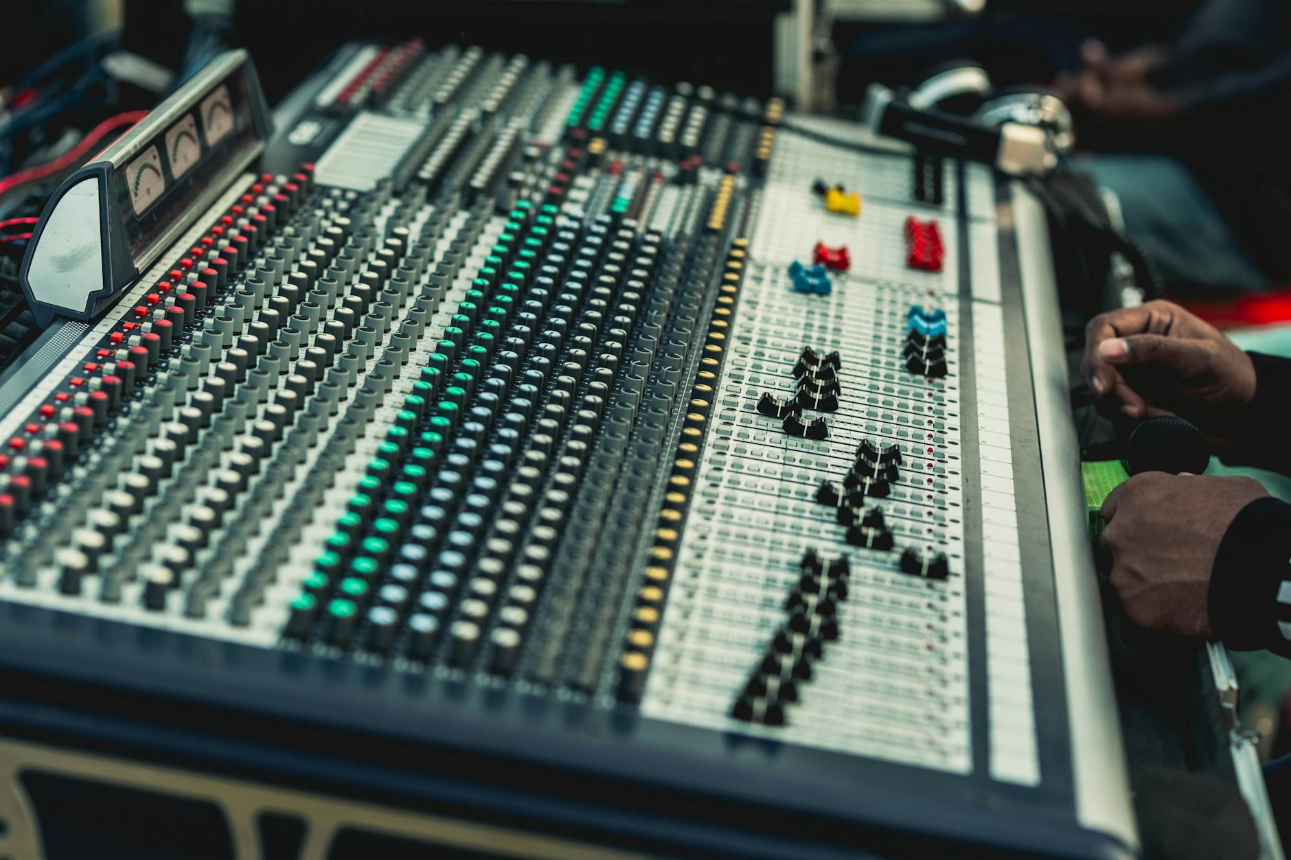studio audio equipment (Photo: Roktim | রক্তিম   🇧🇩 / Pexels)