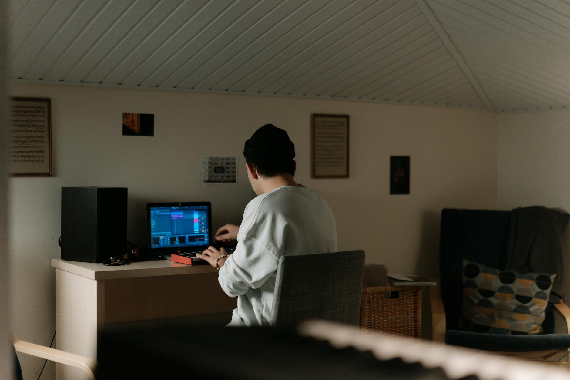 music artist workspace (Photo: cottonbro studio / Pexels)