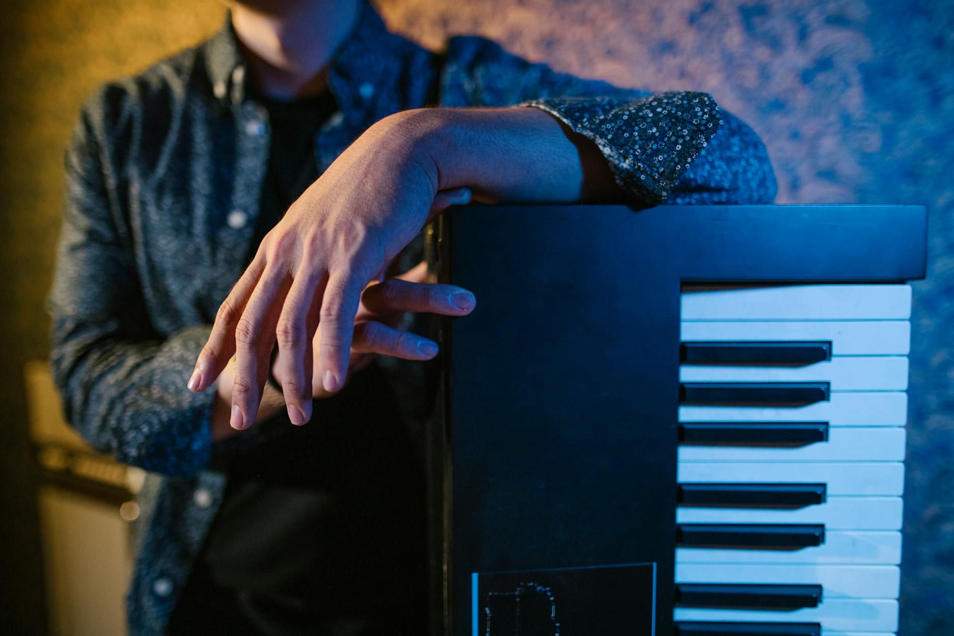 musician with keyboard (Photo: RDNE Stock project / Pexels)