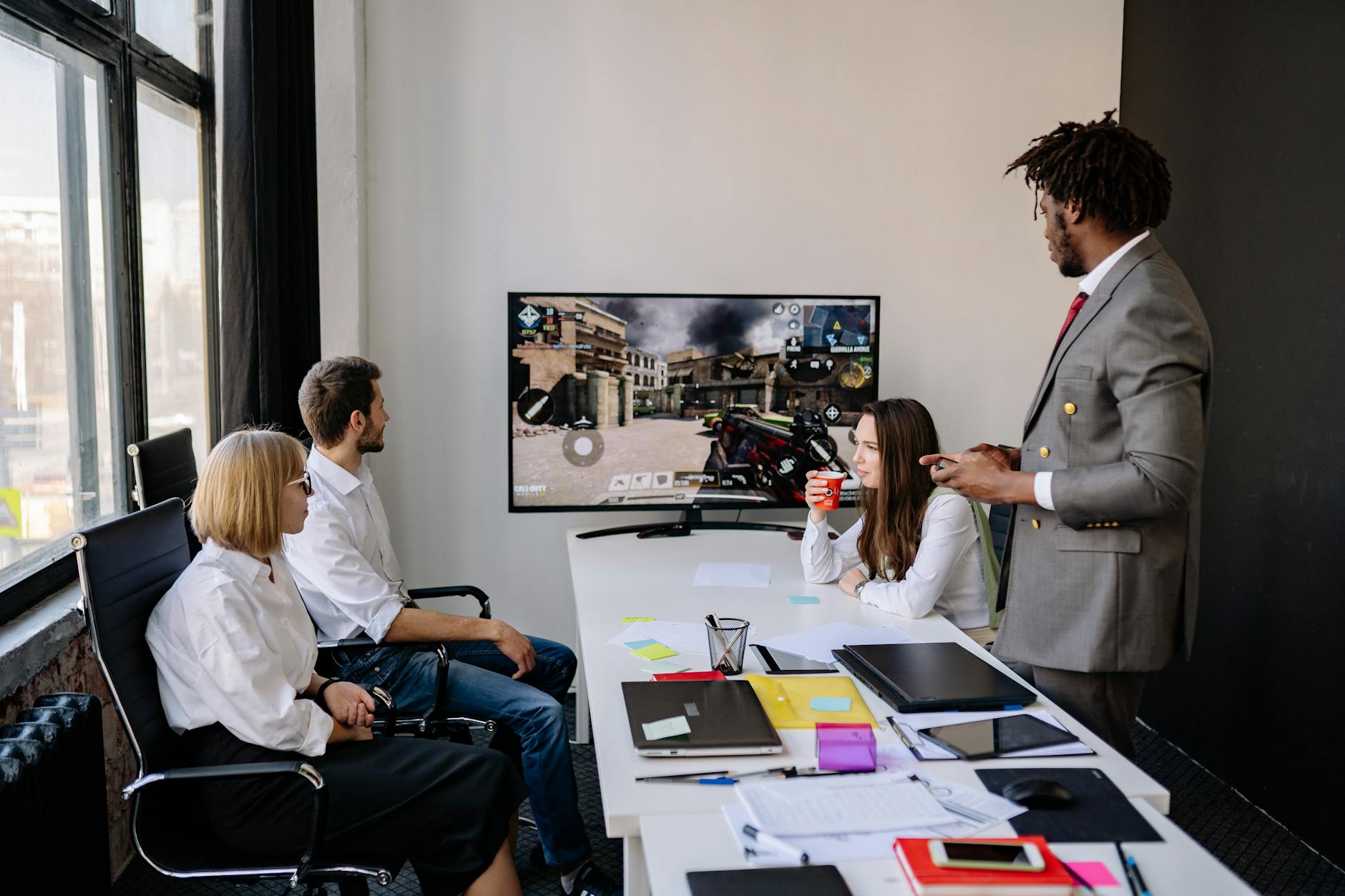 game studio team meeting (Photo: Yan Krukau / Pexels)