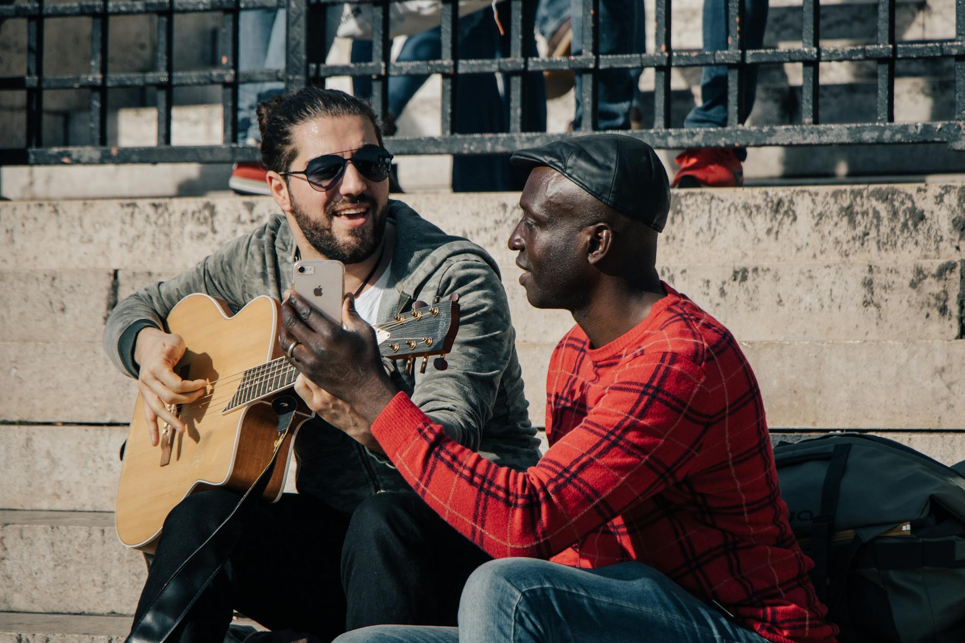 street musician acoustic guitar japan (Photo: Narin Chauhan / Pexels)