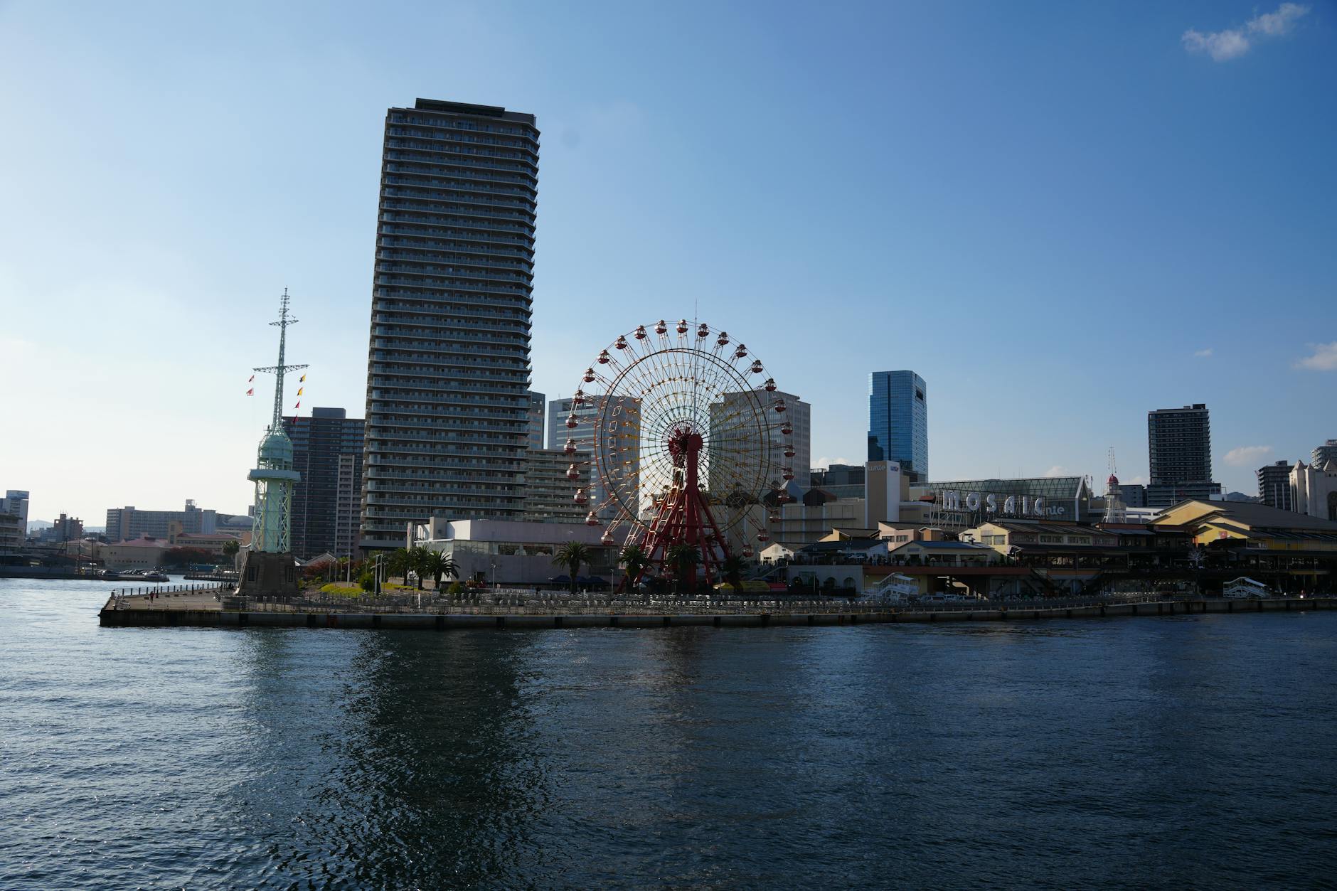 kobe harborland port evening (Photo: Dmitry Romanoff / Pexels)