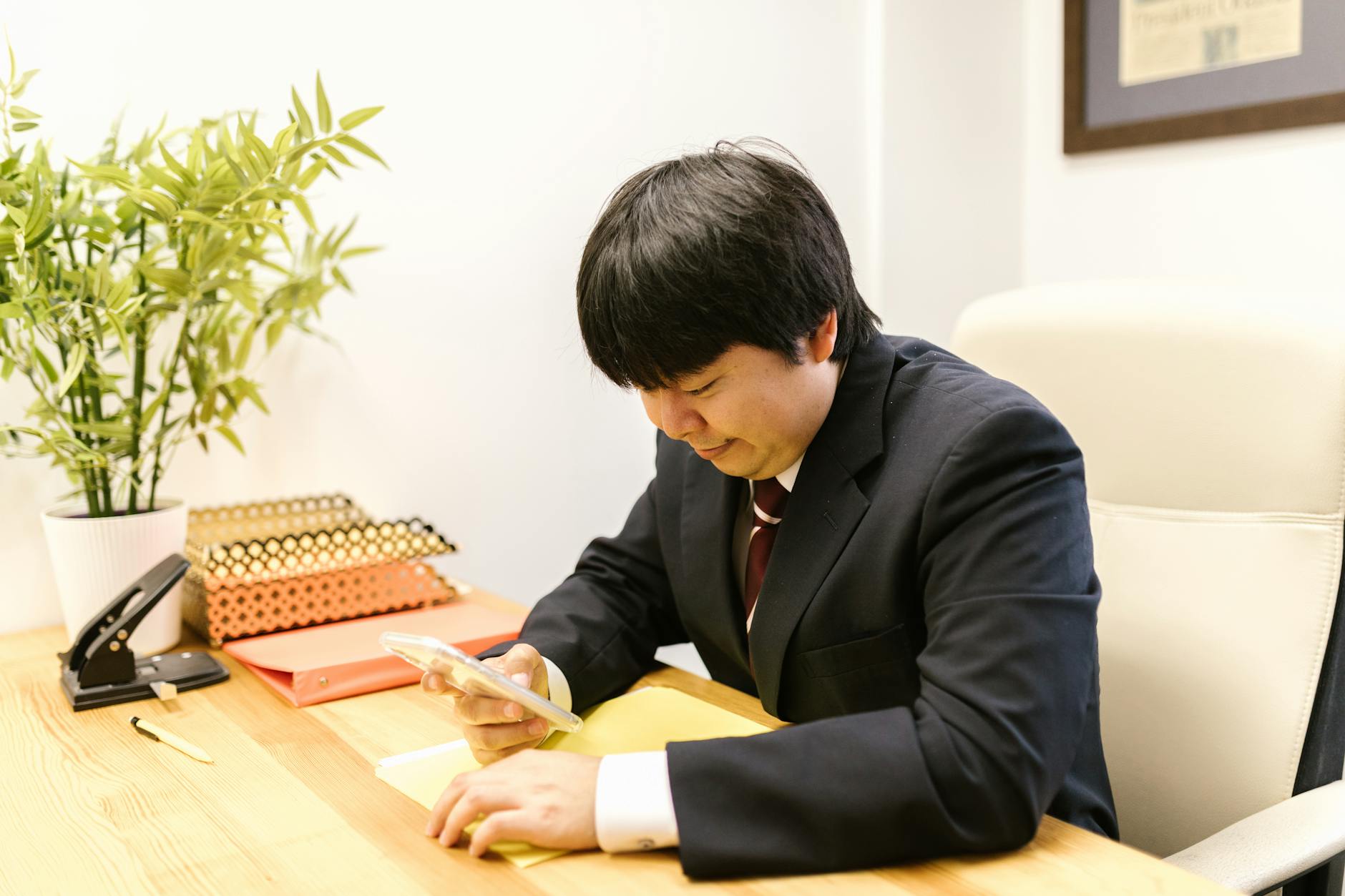 japanese permit paperwork desk (Photo: RDNE Stock project / Pexels)