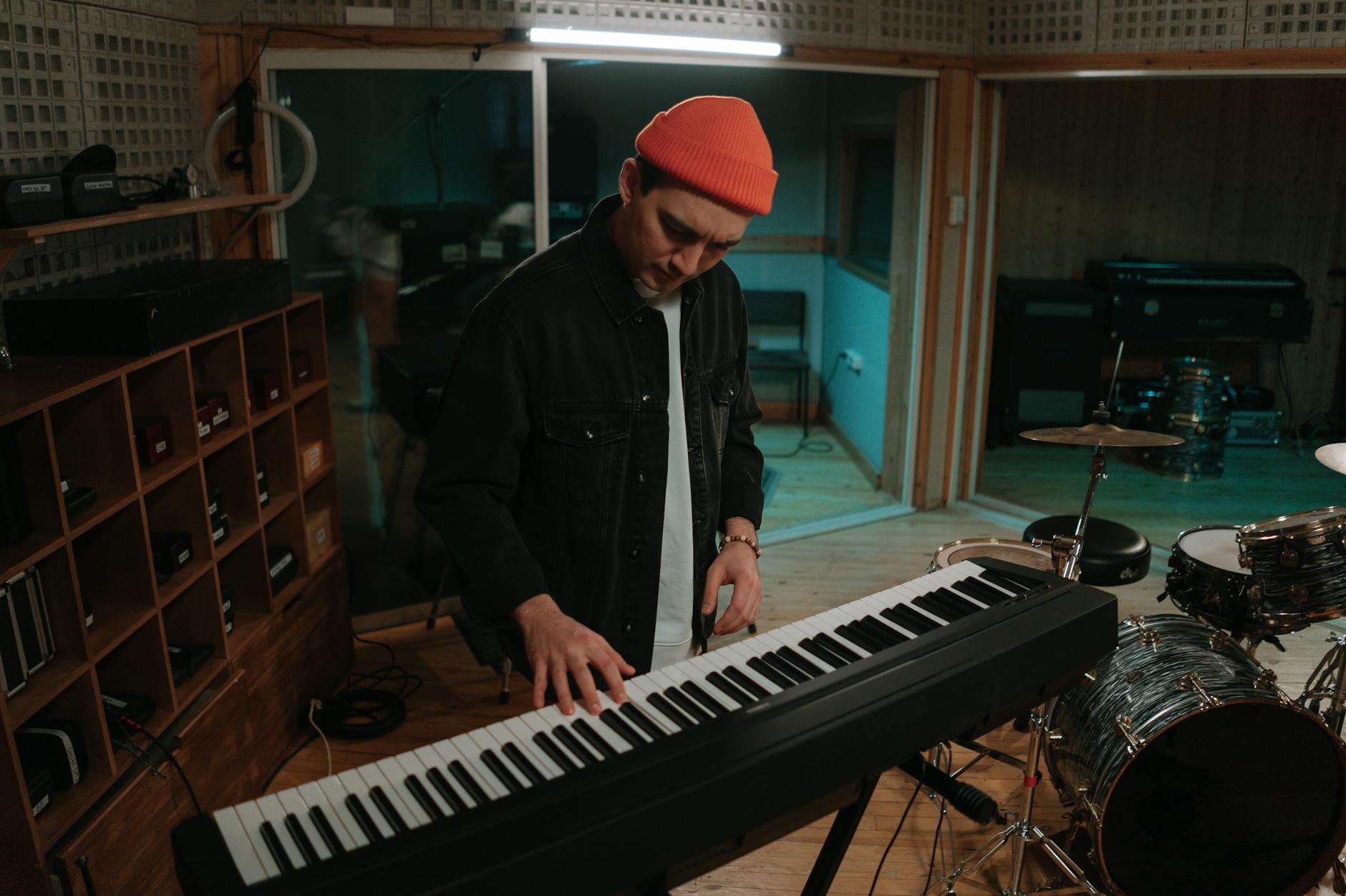 soundproof room piano (Photo: cottonbro studio / Pexels)