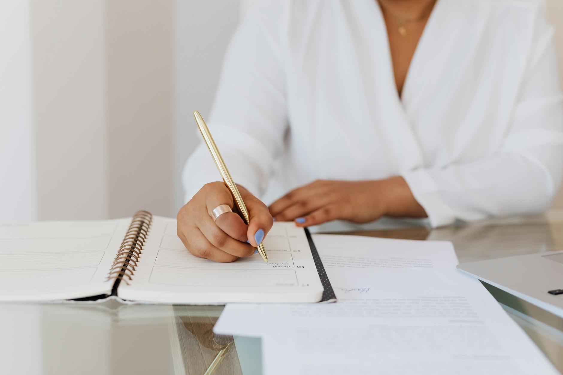 professional event planner working (Photo: www.kaboompics.com / Pexels)