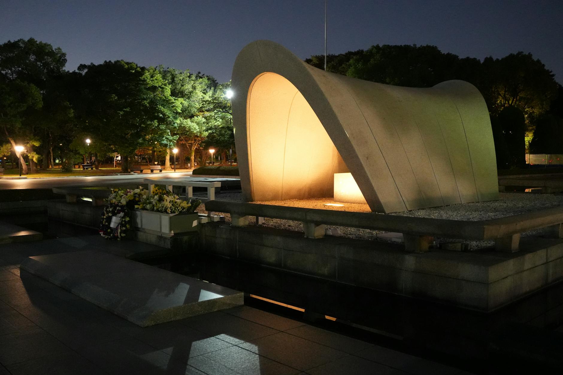 hiroshima downtown evening lights (Photo: Dmitry Romanoff / Pexels)