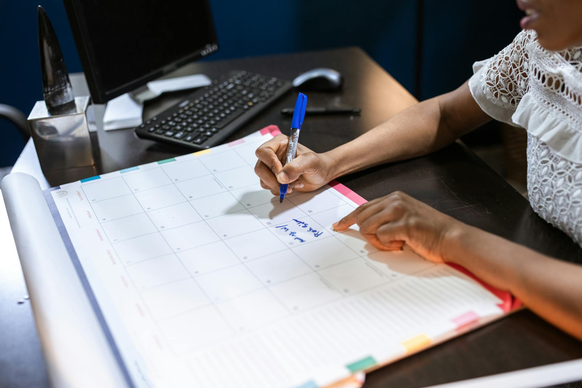 event planner office work (Photo: RDNE Stock project / Pexels)