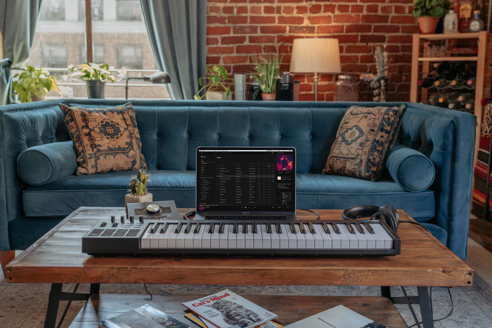 macbook music software studio (Photo: Vollume / Pexels)