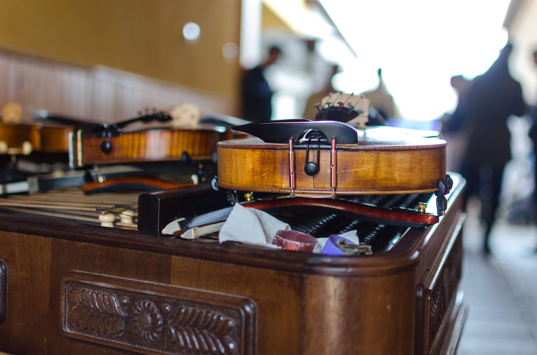 various instruments orchestra (Photo: Lukas Blazek / Pexels)