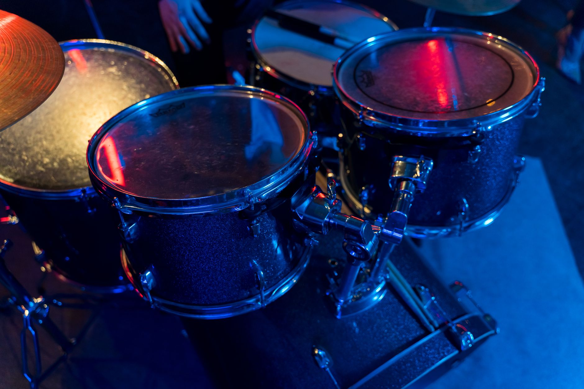 drum kit close up (Photo: AI25.Studio AI GENERATIVE / Pexels)