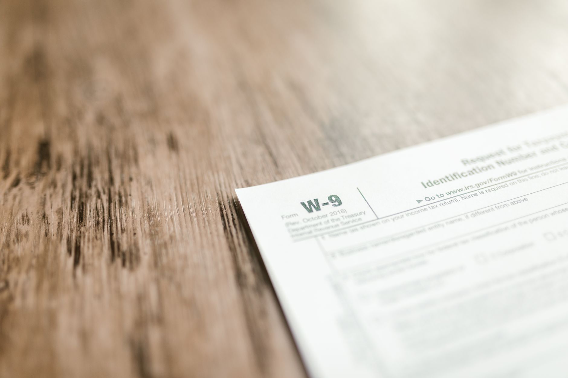 license document business (Photo: RDNE Stock project / Pexels)