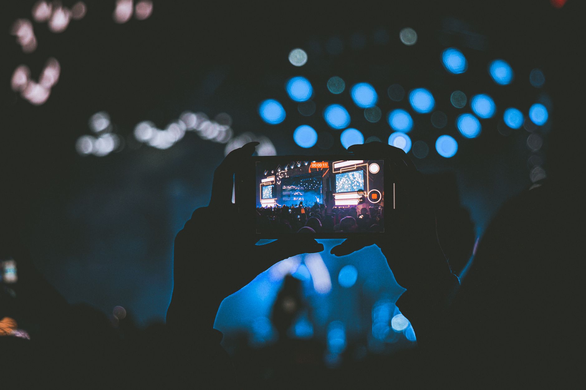 smartphone vertical video music (Photo: Антон Злобин / Pexels)