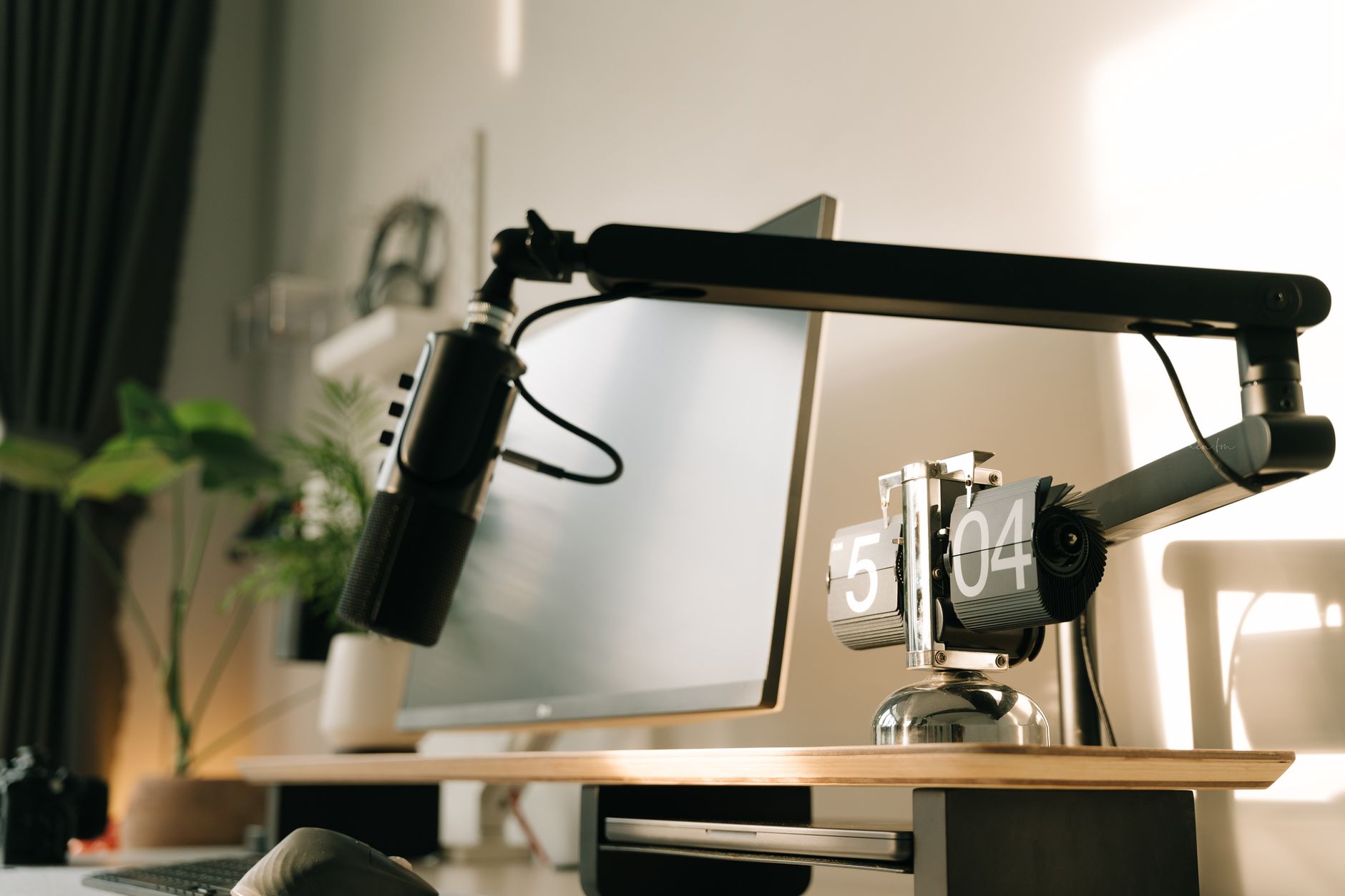 clean audio studio warm (Photo: Alpha En / Pexels)