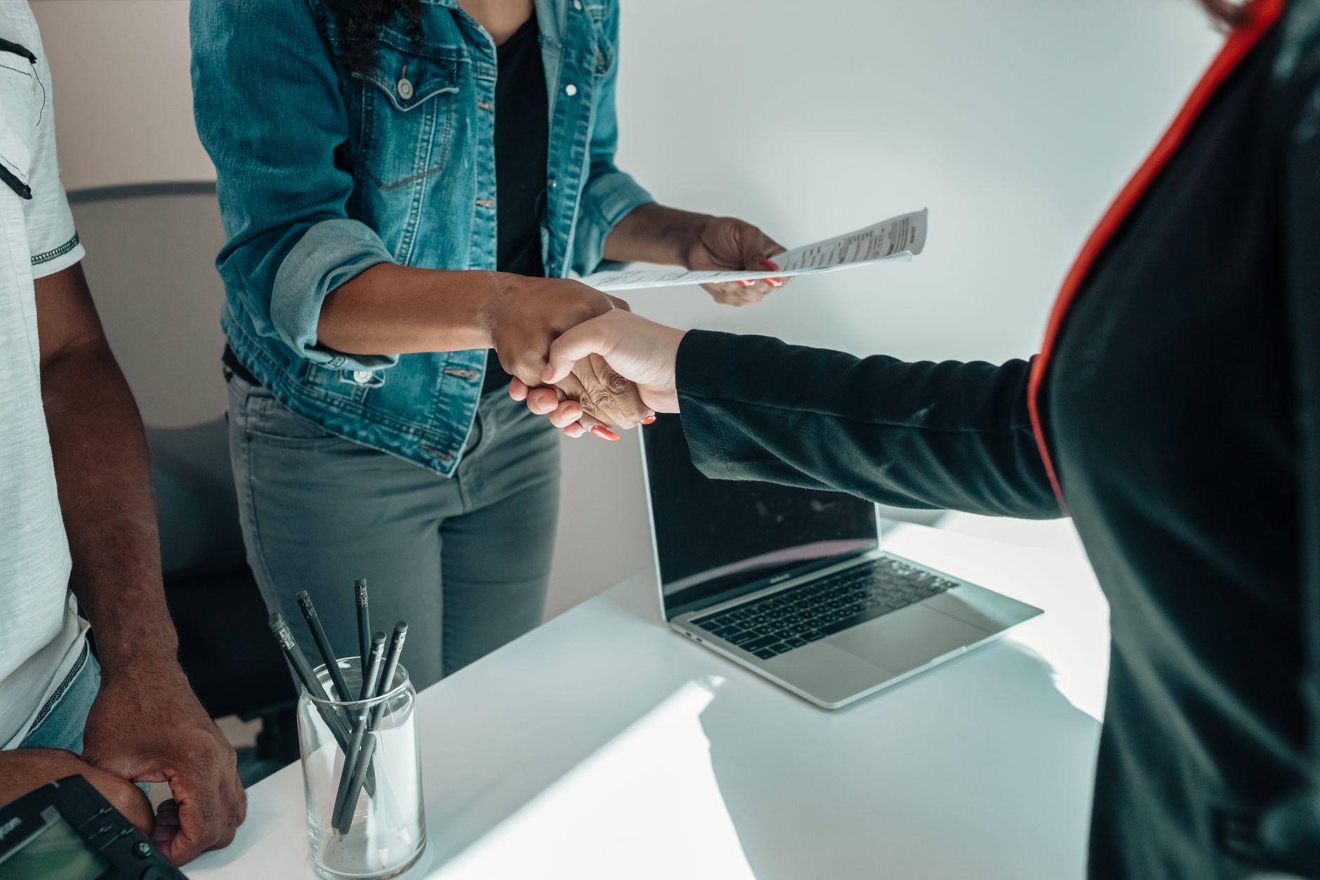 businesswoman handshake (Photo: Kindel Media / Pexels)
