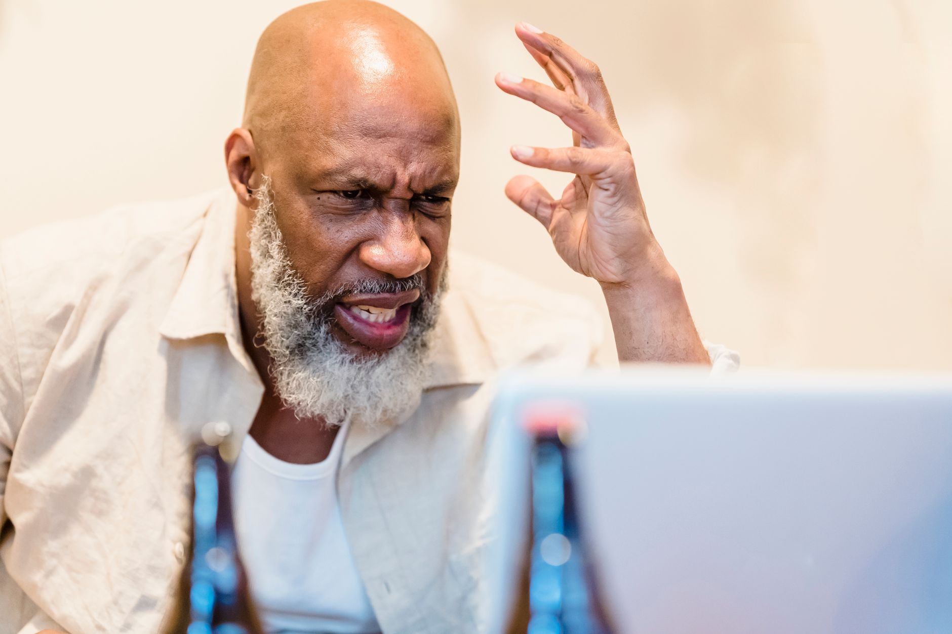 frustrated musician daw (Photo: Nicola Barts / Pexels)