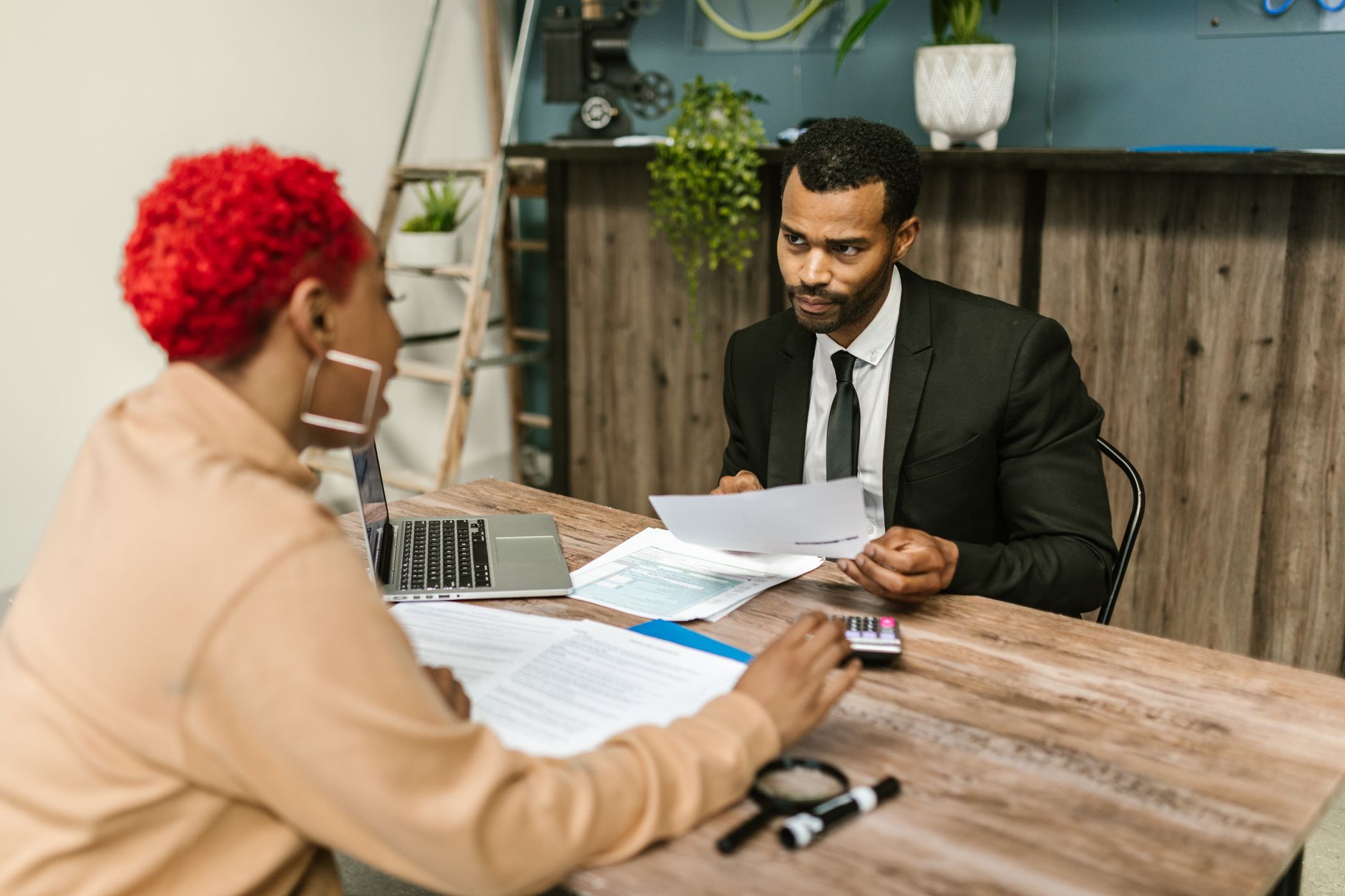 accountant consultation (Photo: RDNE Stock project / Pexels)