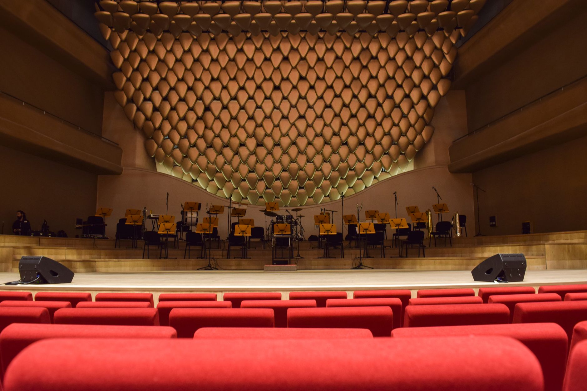 concert hall acoustic space (Photo: Noura Zaher / Pexels)