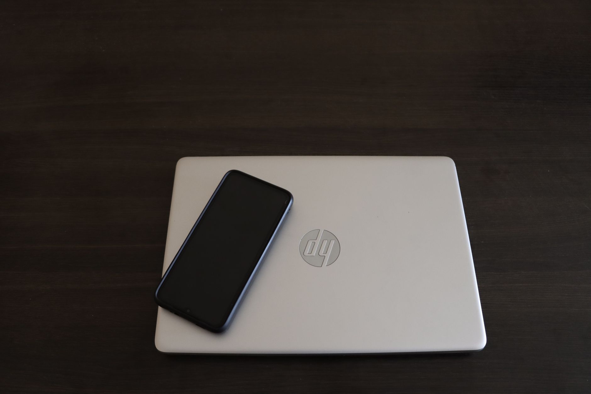 ticket smartphone musician laptop (Photo: Ahmed Lishane / Pexels)