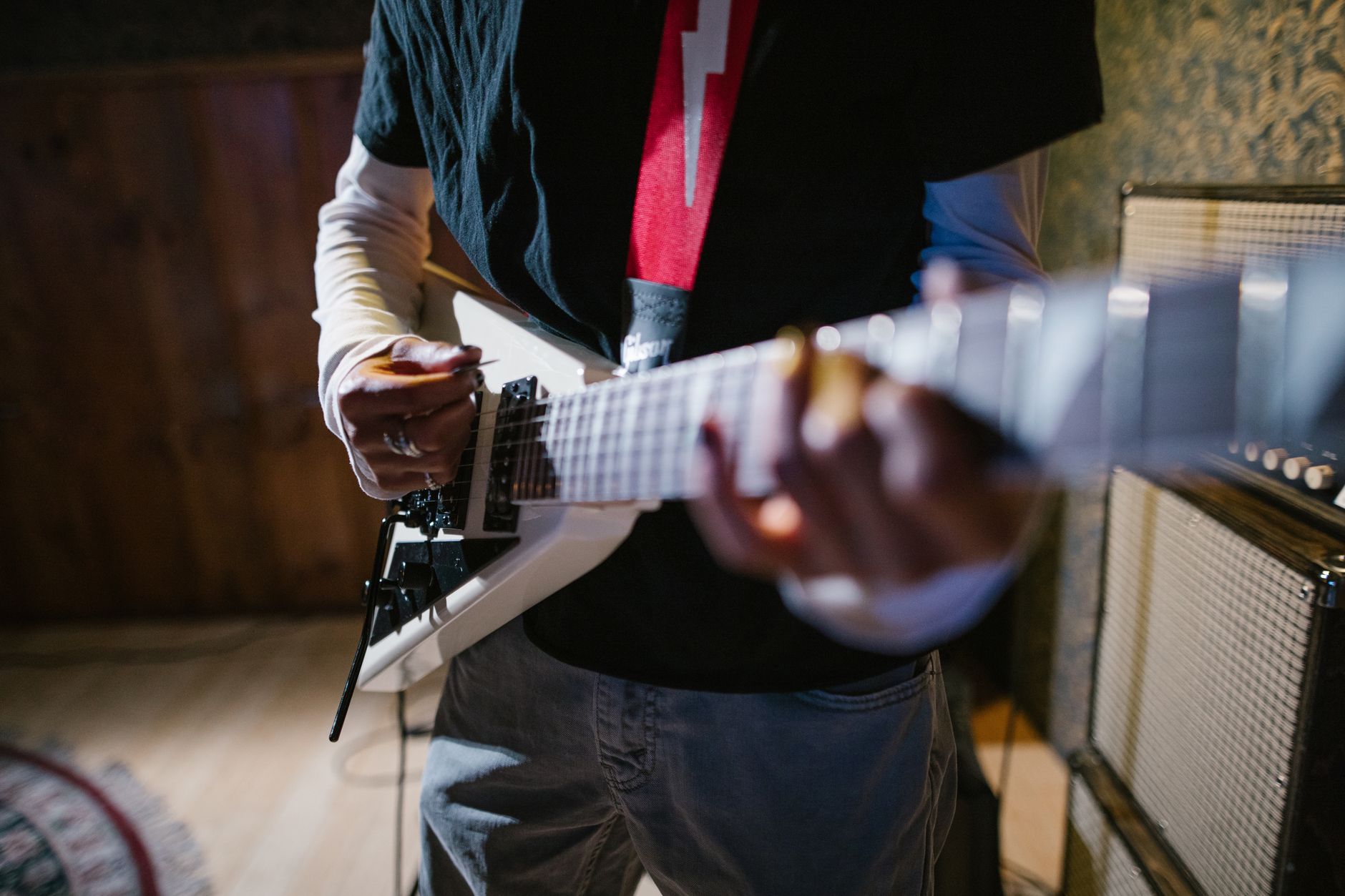 musician studio decision (Photo: RDNE Stock project / Pexels)