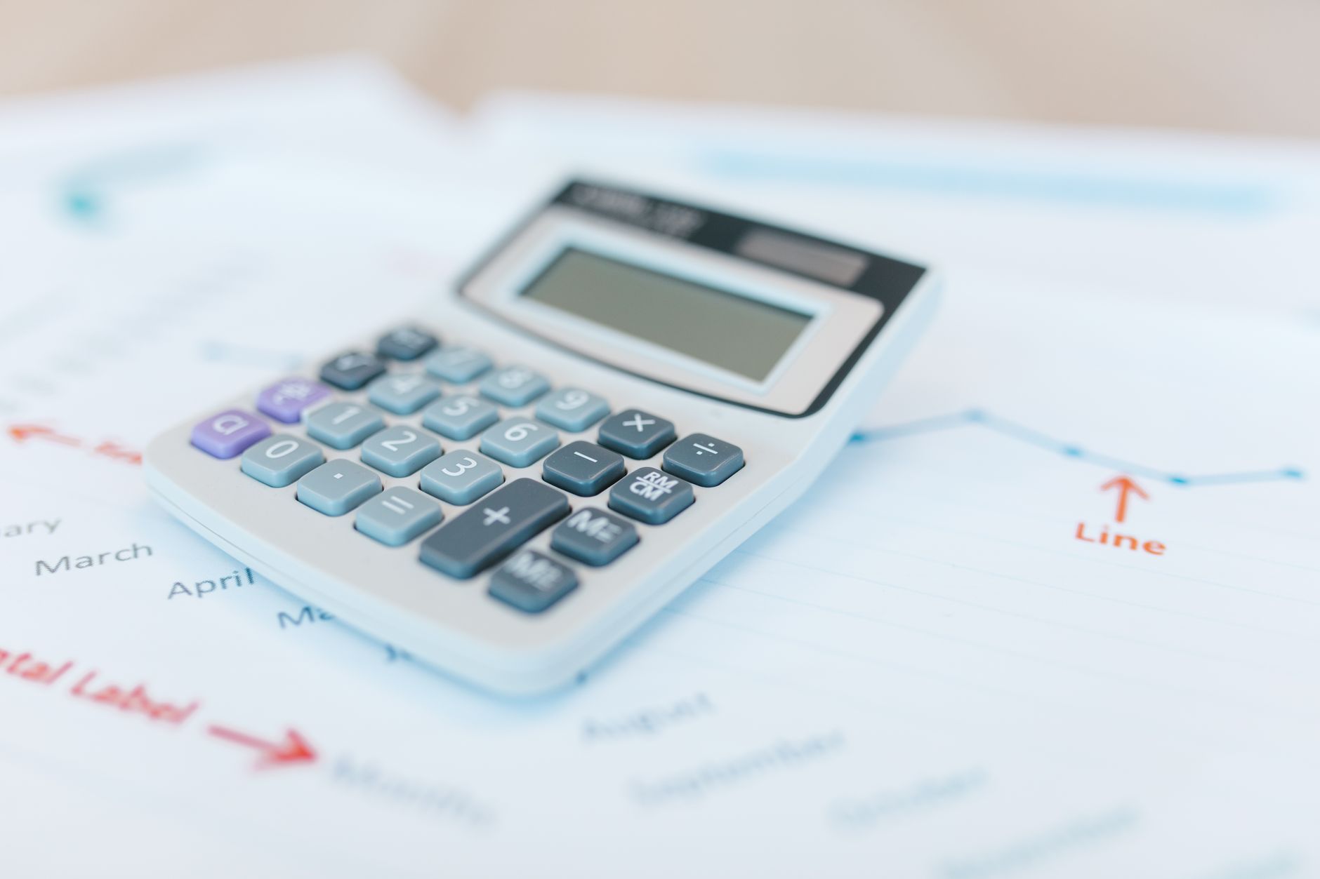 tax chart calculator (Photo: RDNE Stock project / Pexels)