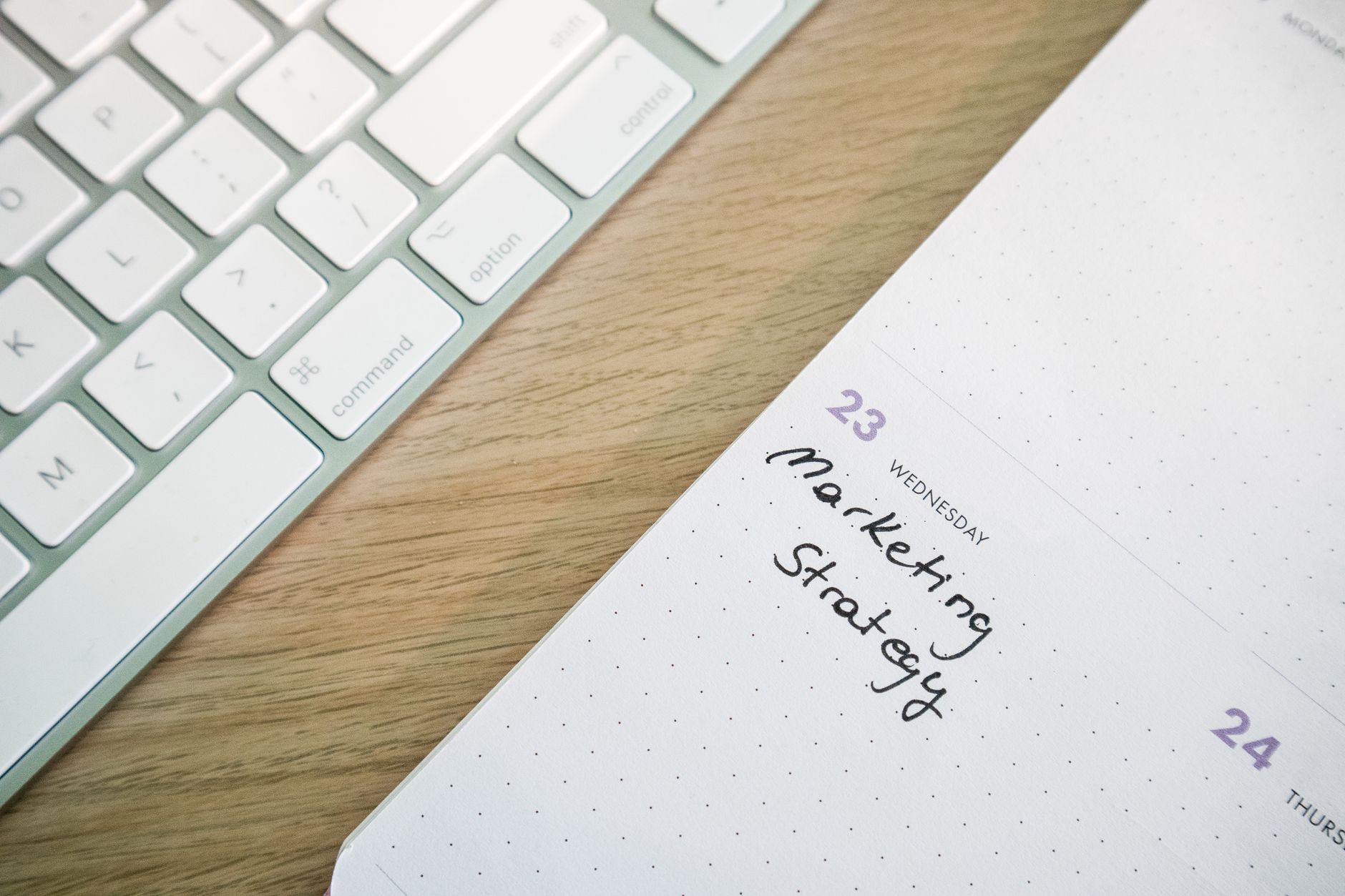 musician strategy planning (Photo: Walls.io / Pexels)
