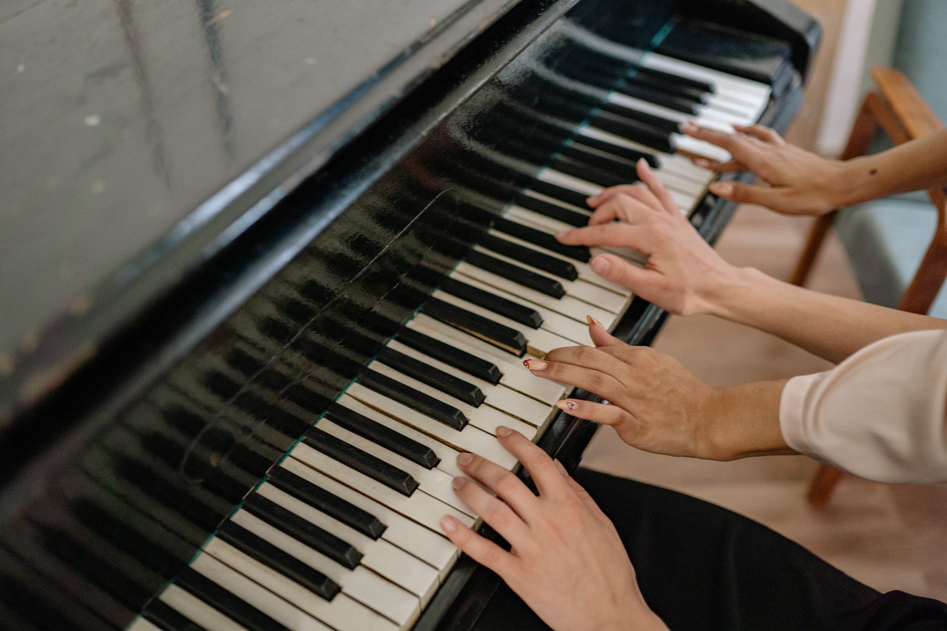 musician business cooperation (Photo: Yan Krukau / Pexels)