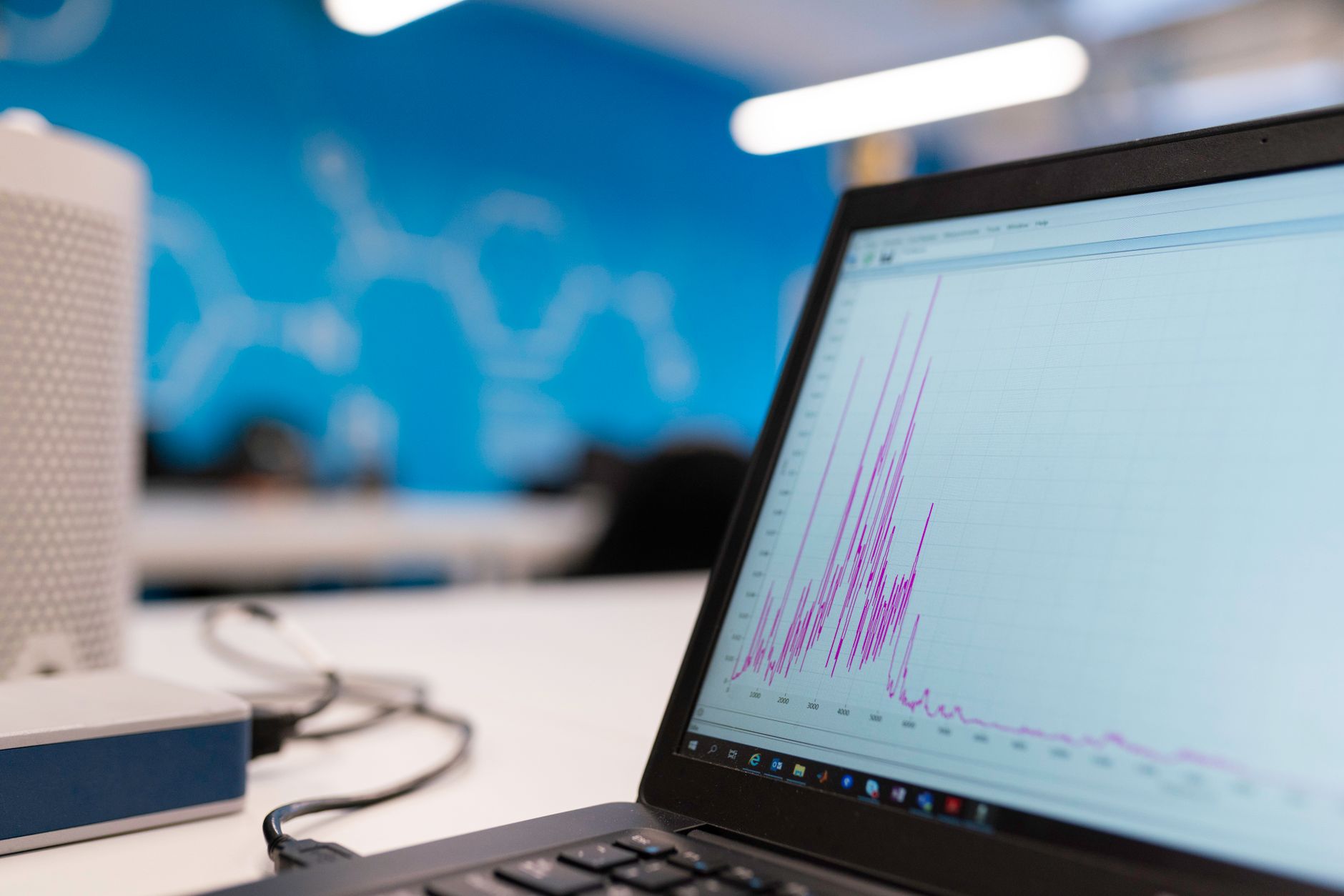 analytics laptop chart (Photo: ThisIsEngineering / Pexels)