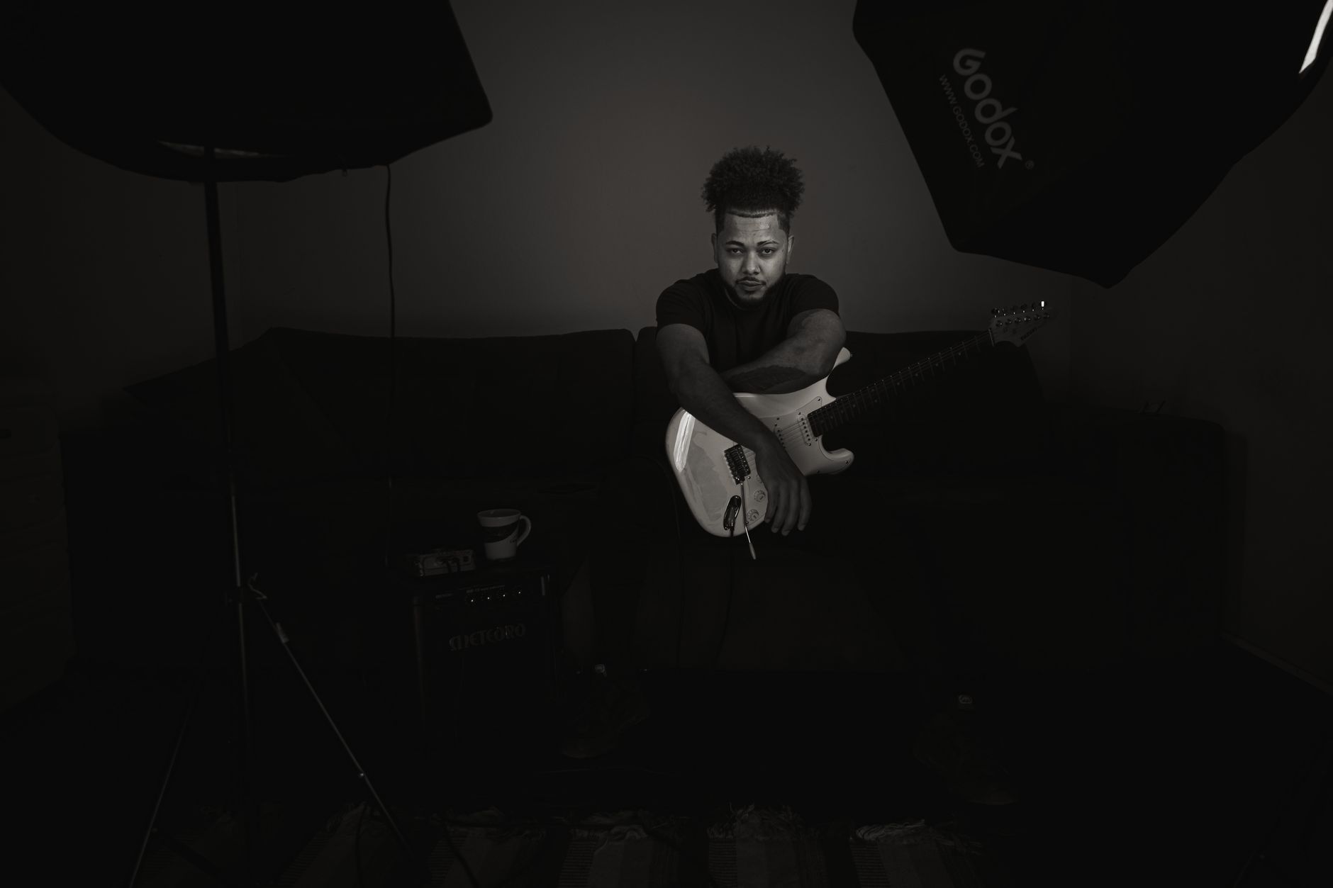 musician portrait artistic light (Photo: Leonardo Leite / Pexels)