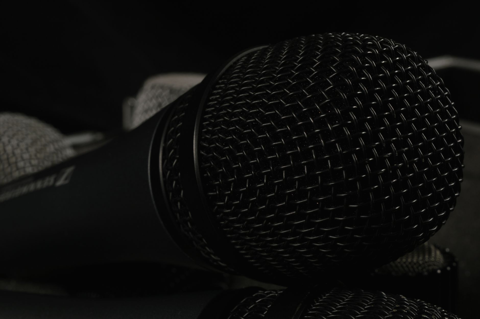 studio microphone close up (Photo: Pixabay / Pexels)