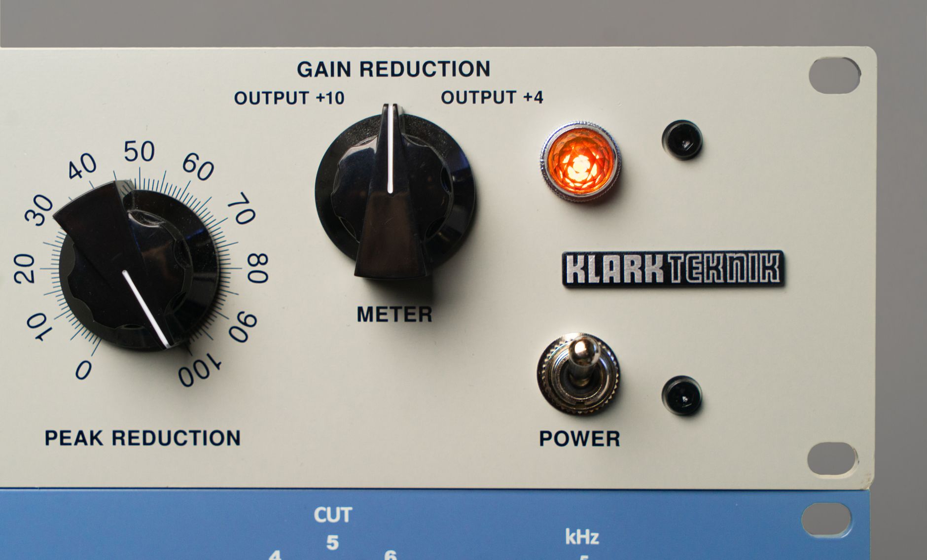 compressor plugin knobs (Photo: Alena Sharkova / Pexels)