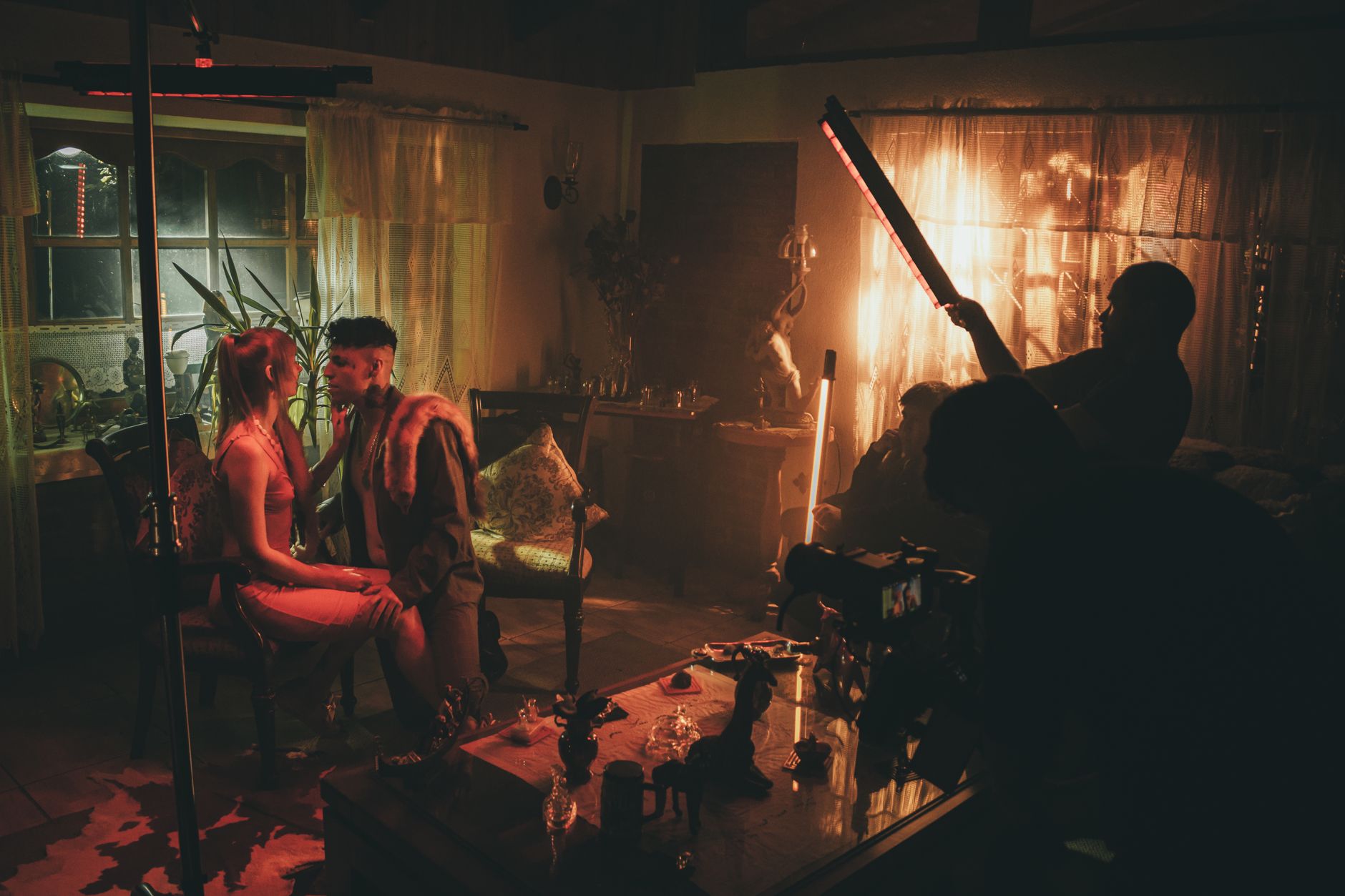 home studio warm light (Photo: Javo  Films / Pexels)
