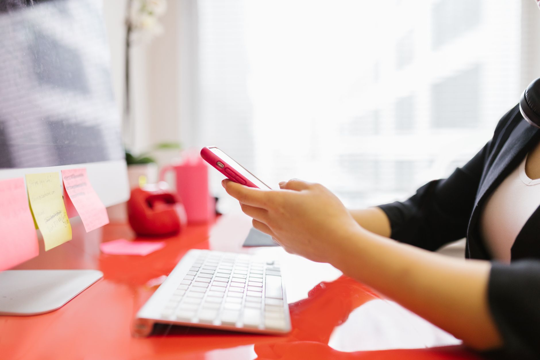 email phone communication (Photo: RDNE Stock project / Pexels)