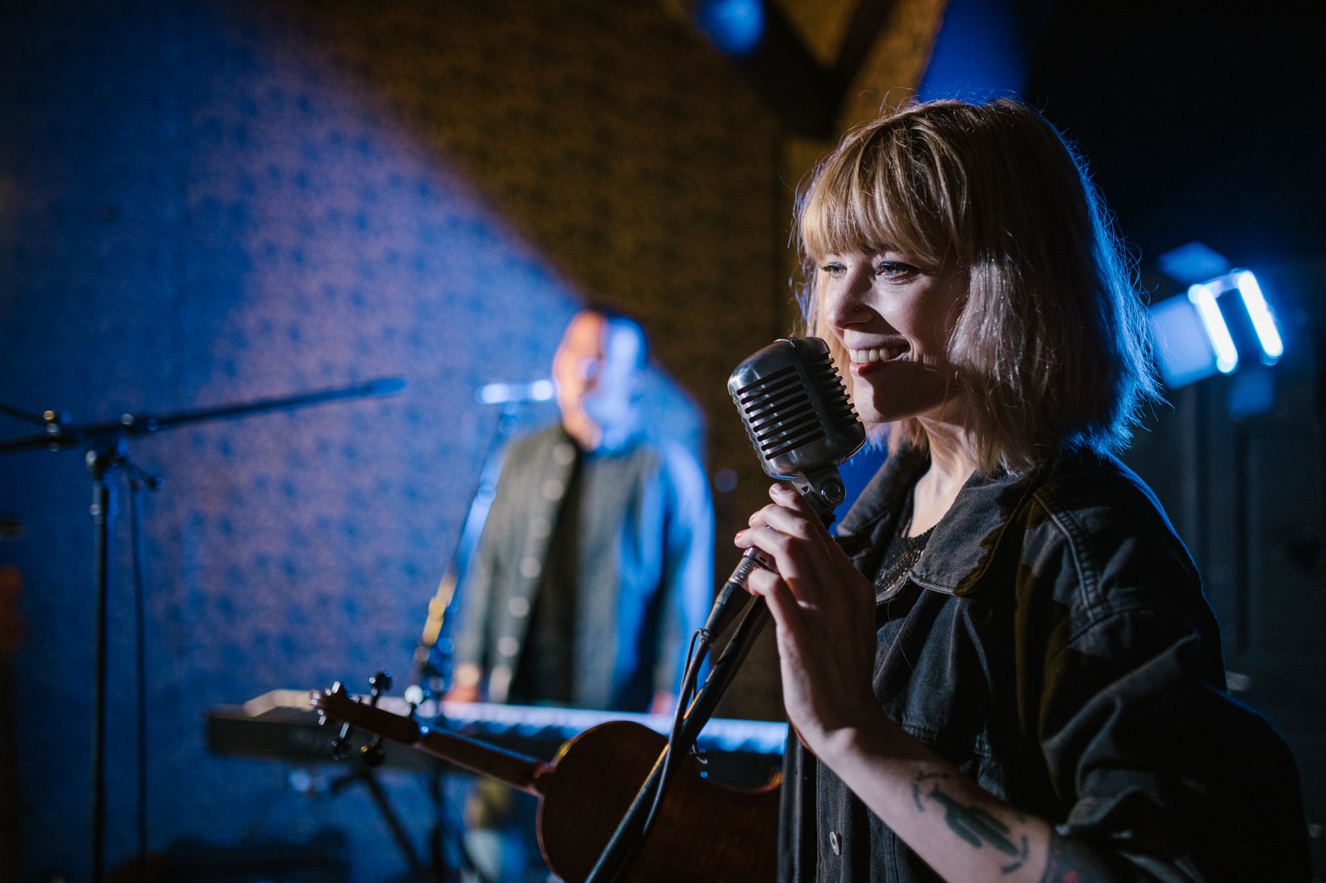 musician fans concert smiling (Photo: RDNE Stock project / Pexels)