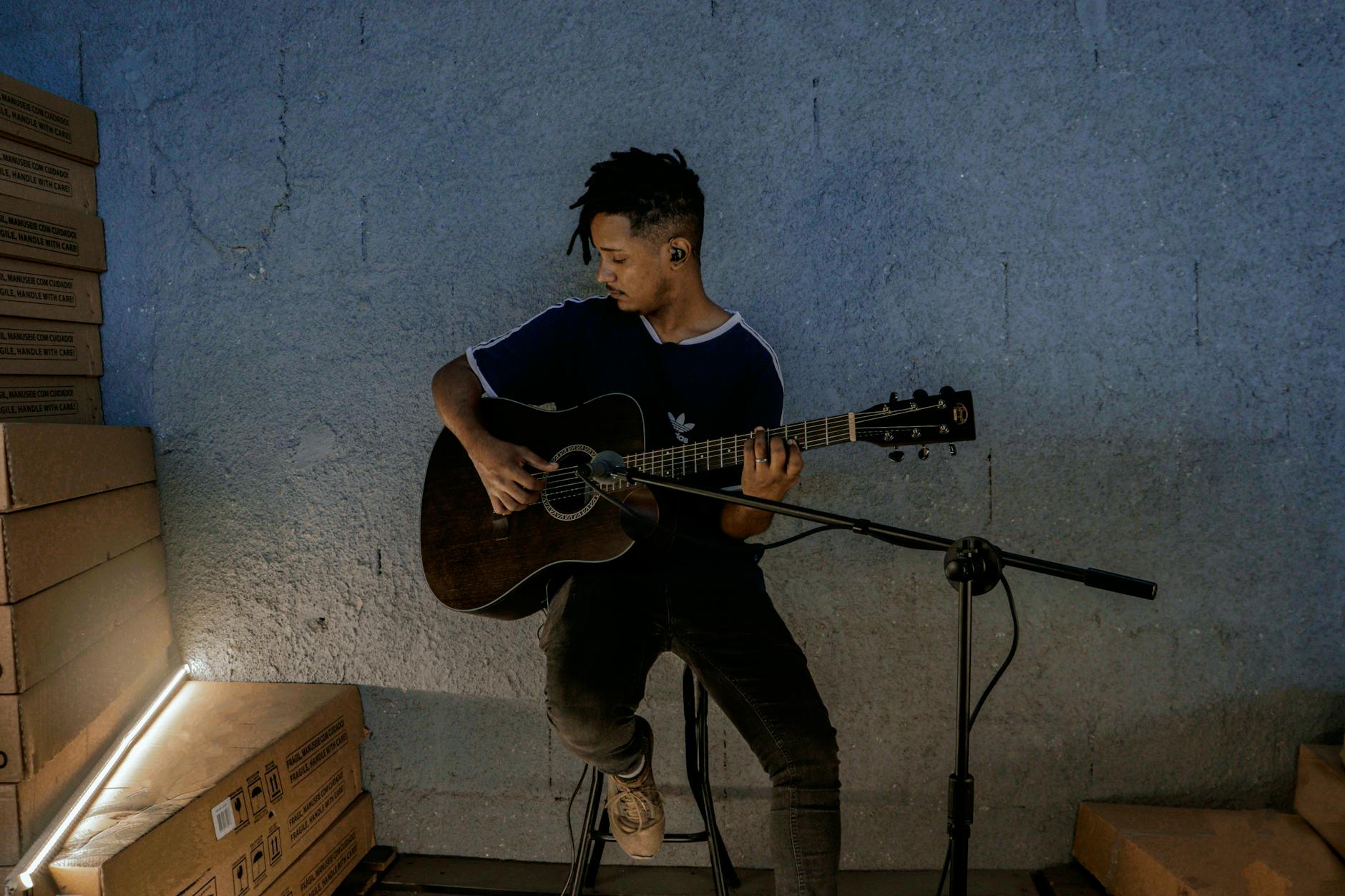 acoustic foam wall musician (Photo: João  Costa / Pexels)