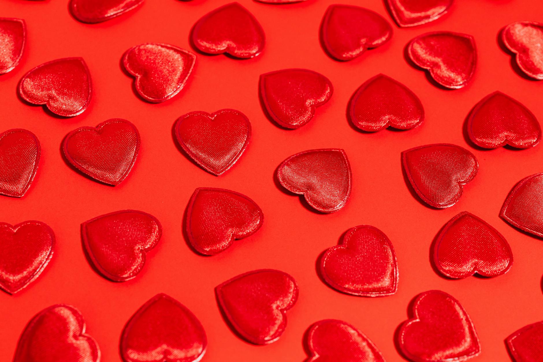 fans repeat loyalty heart (Photo: www.kaboompics.com / Pexels)