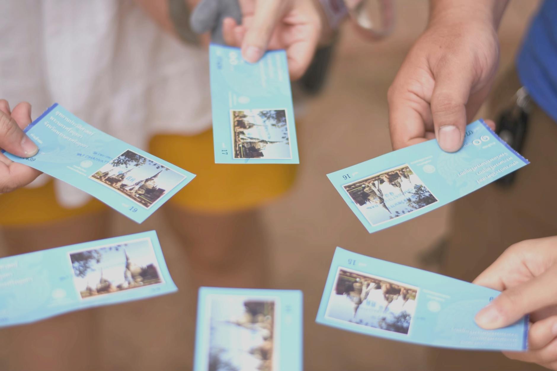 ticket envelope hand (Photo: Happiness 44 / Pexels)