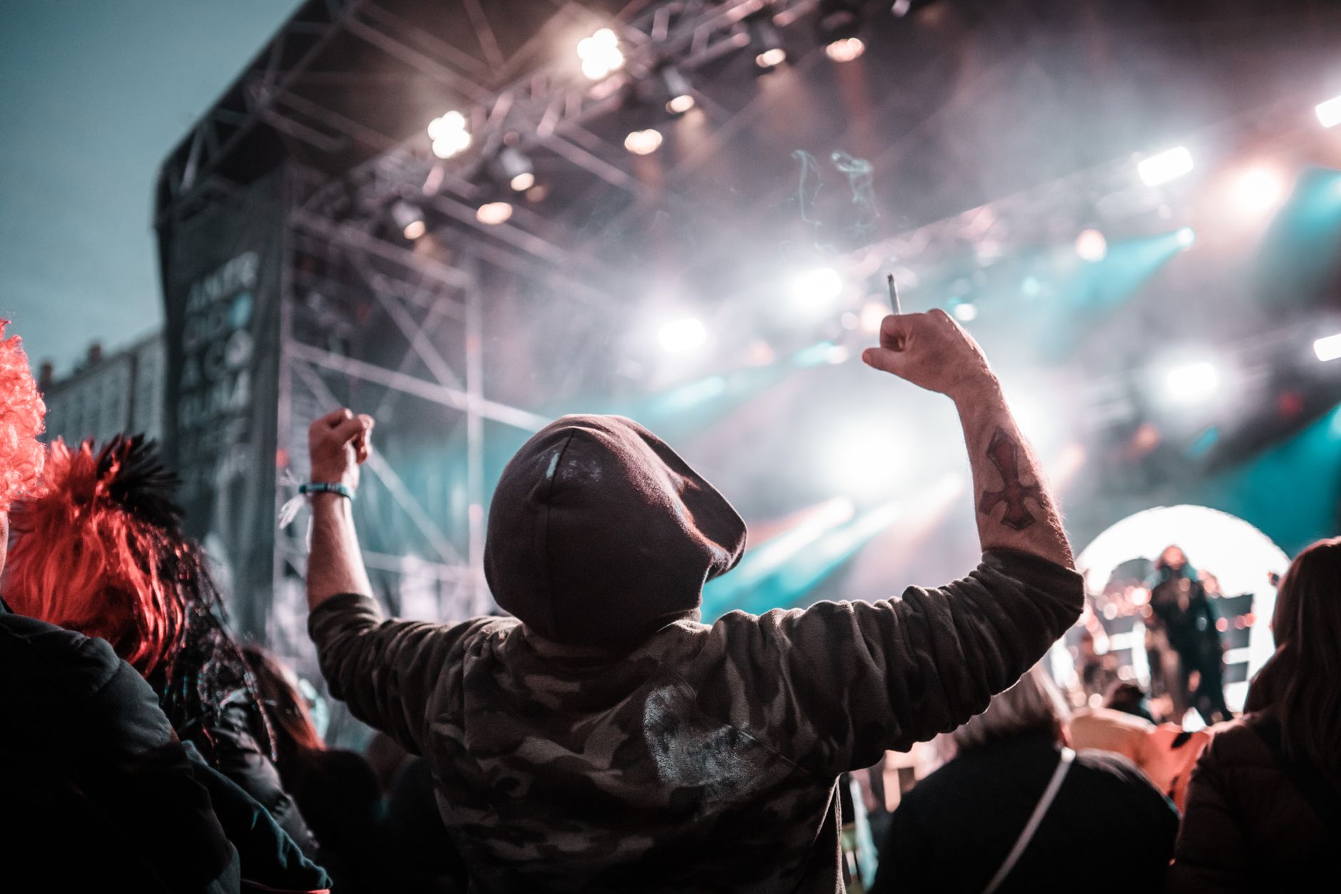 musician fans laptop community (Photo: Tanhauser Vázquez R. / Pexels)