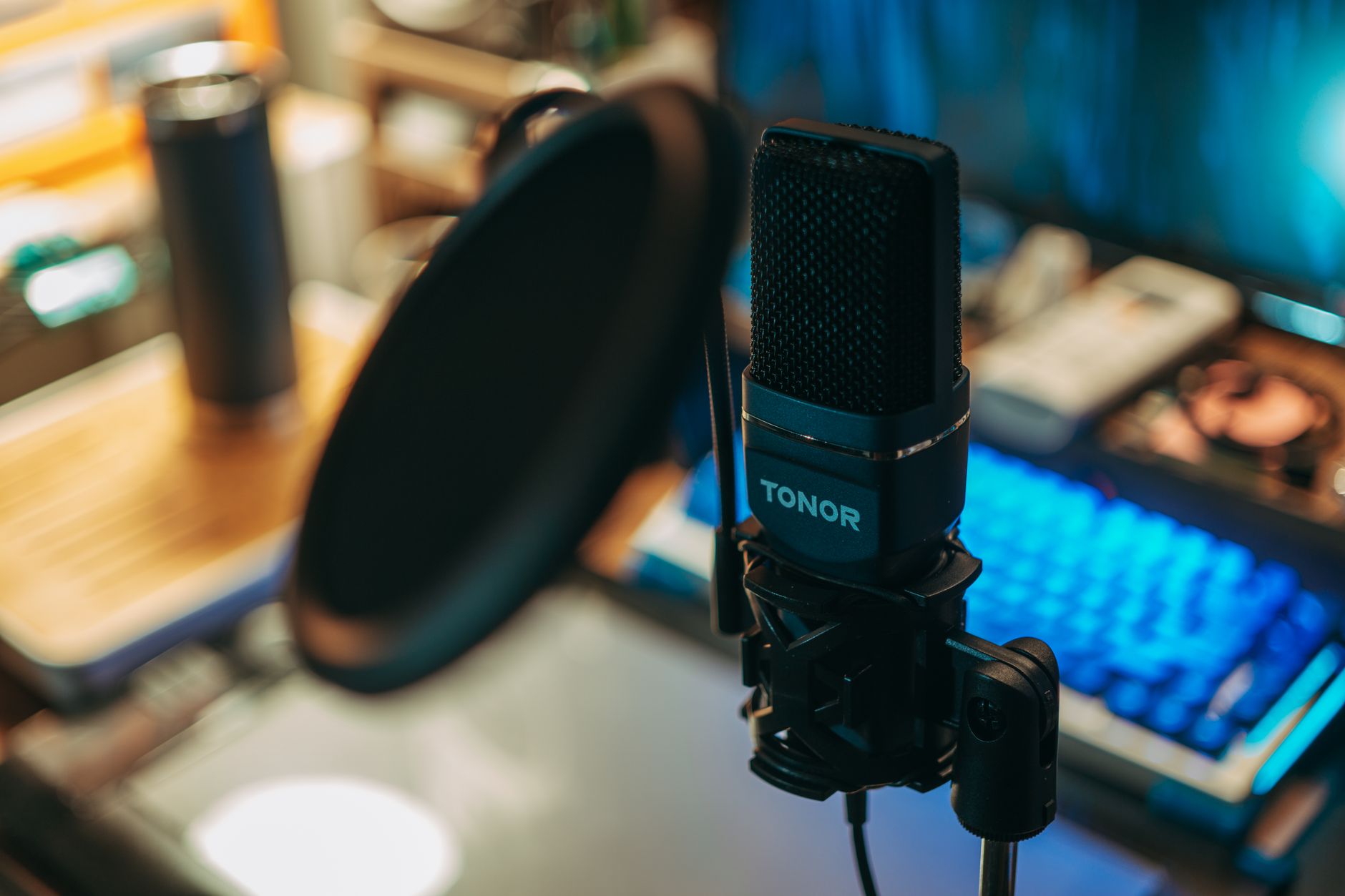 vocal microphone studio (Photo: FOX ^.ᆽ.^= ∫ / Pexels)