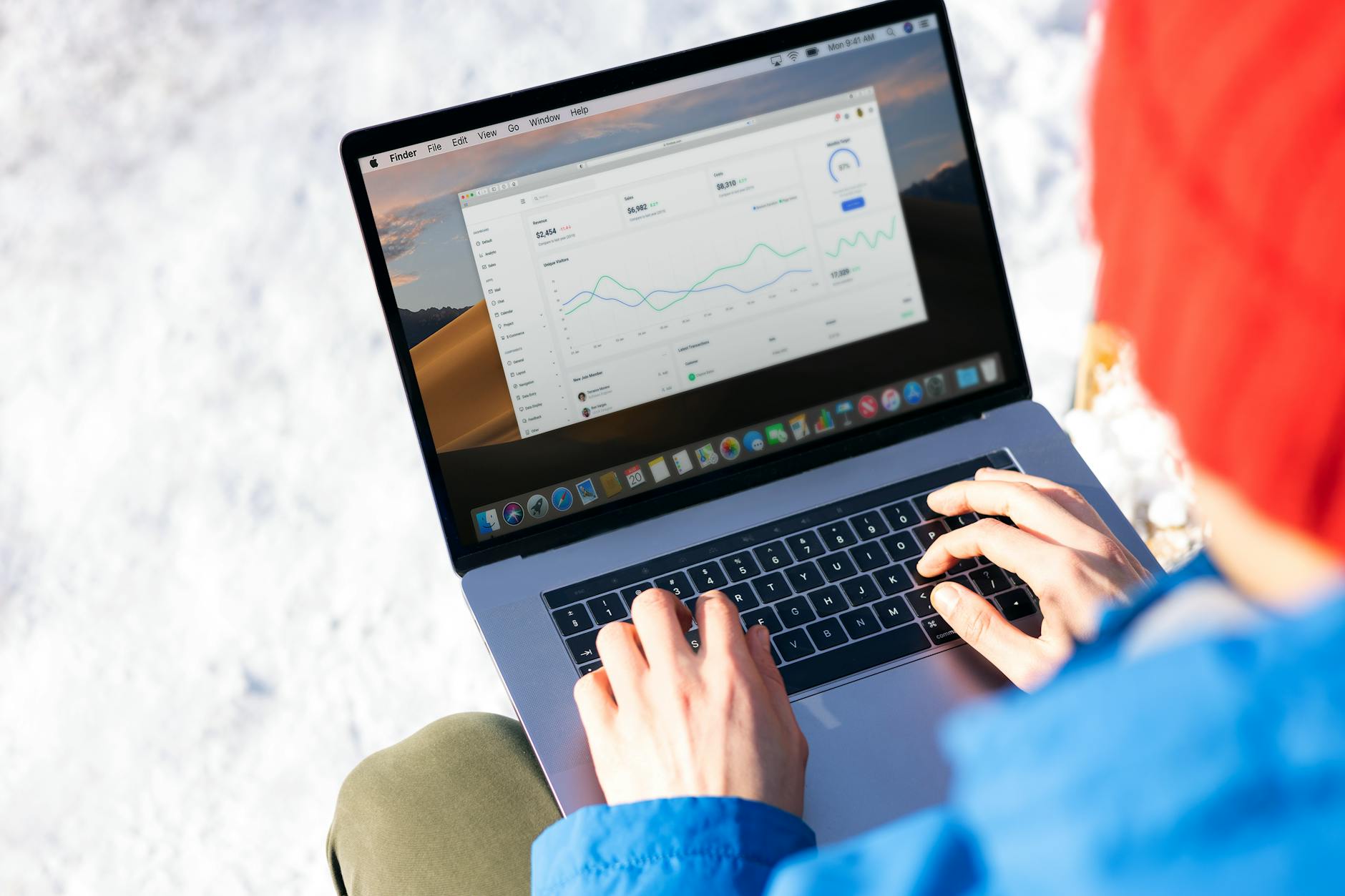 analytics dashboard laptop musician (Photo: Firmbee.com / Pexels)