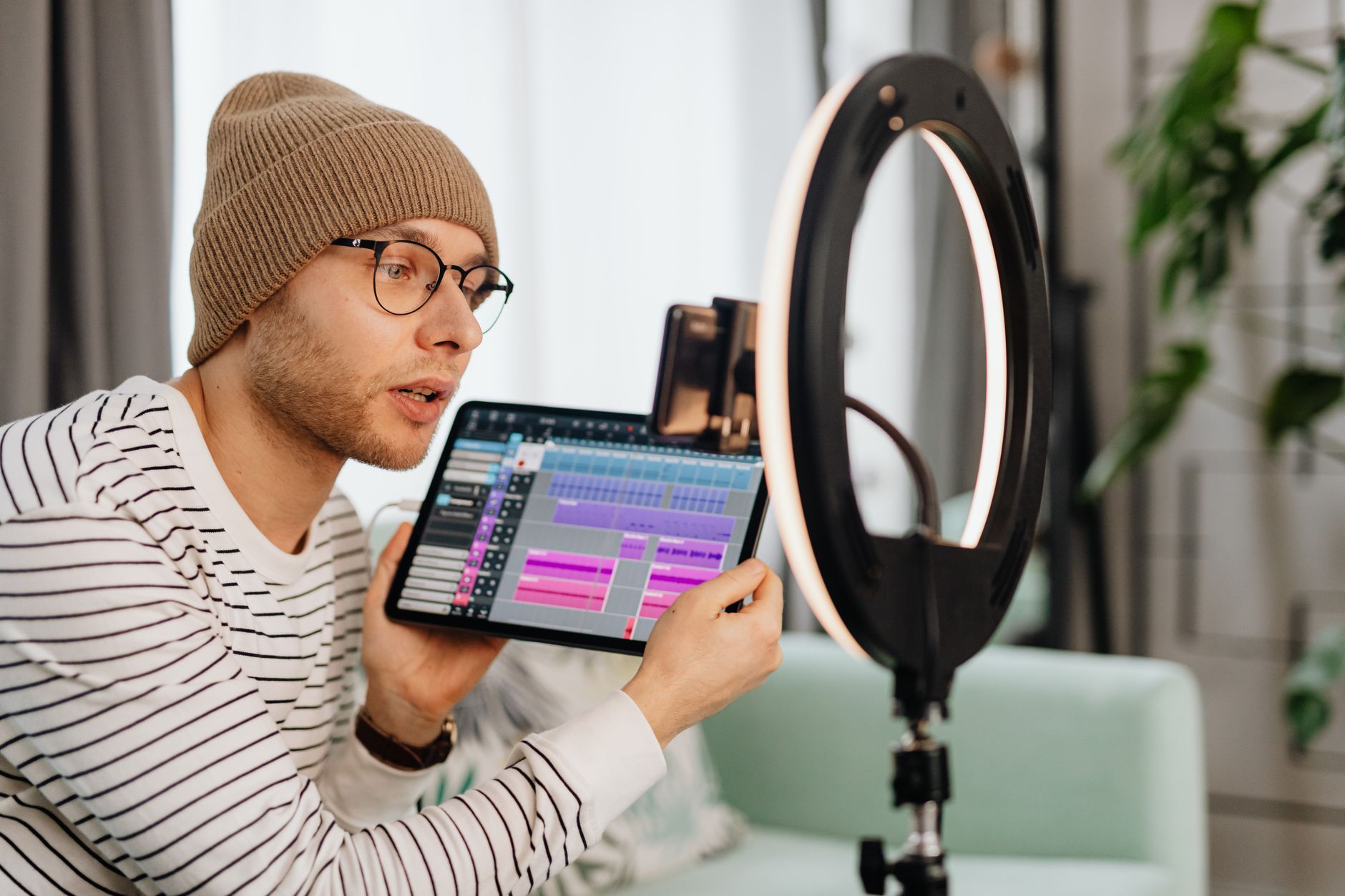 musician live streaming youtube (Photo: www.kaboompics.com / Pexels)