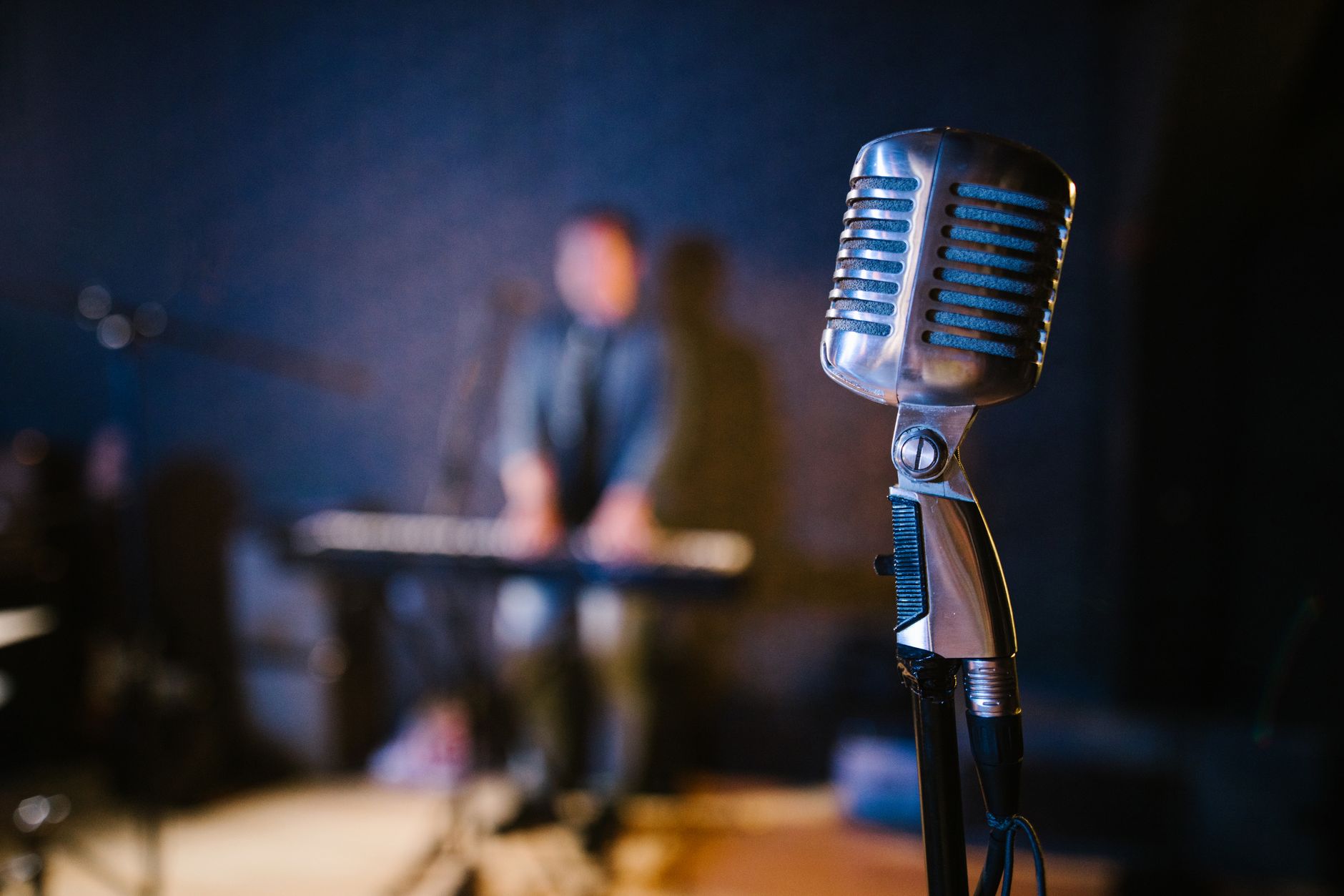 concert stage recording (Photo: RDNE Stock project / Pexels)