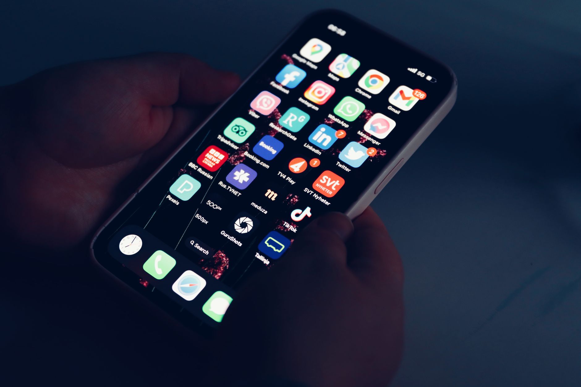 smartphone apps regulation (Photo: Efrem Efre / Pexels)