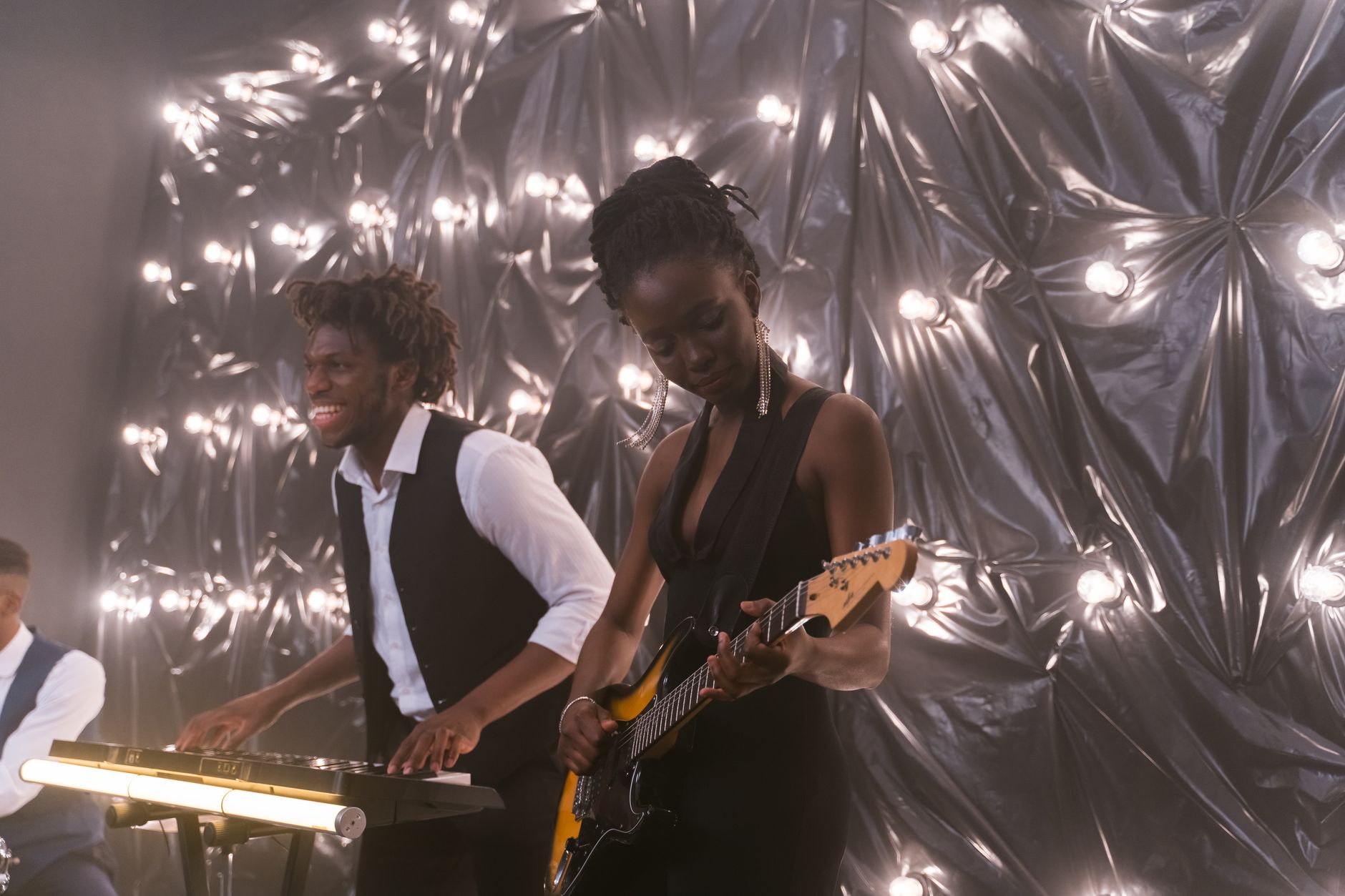 two musicians stage collaboration (Photo: AI25.Studio  AI GENERATIVE / Pexels)