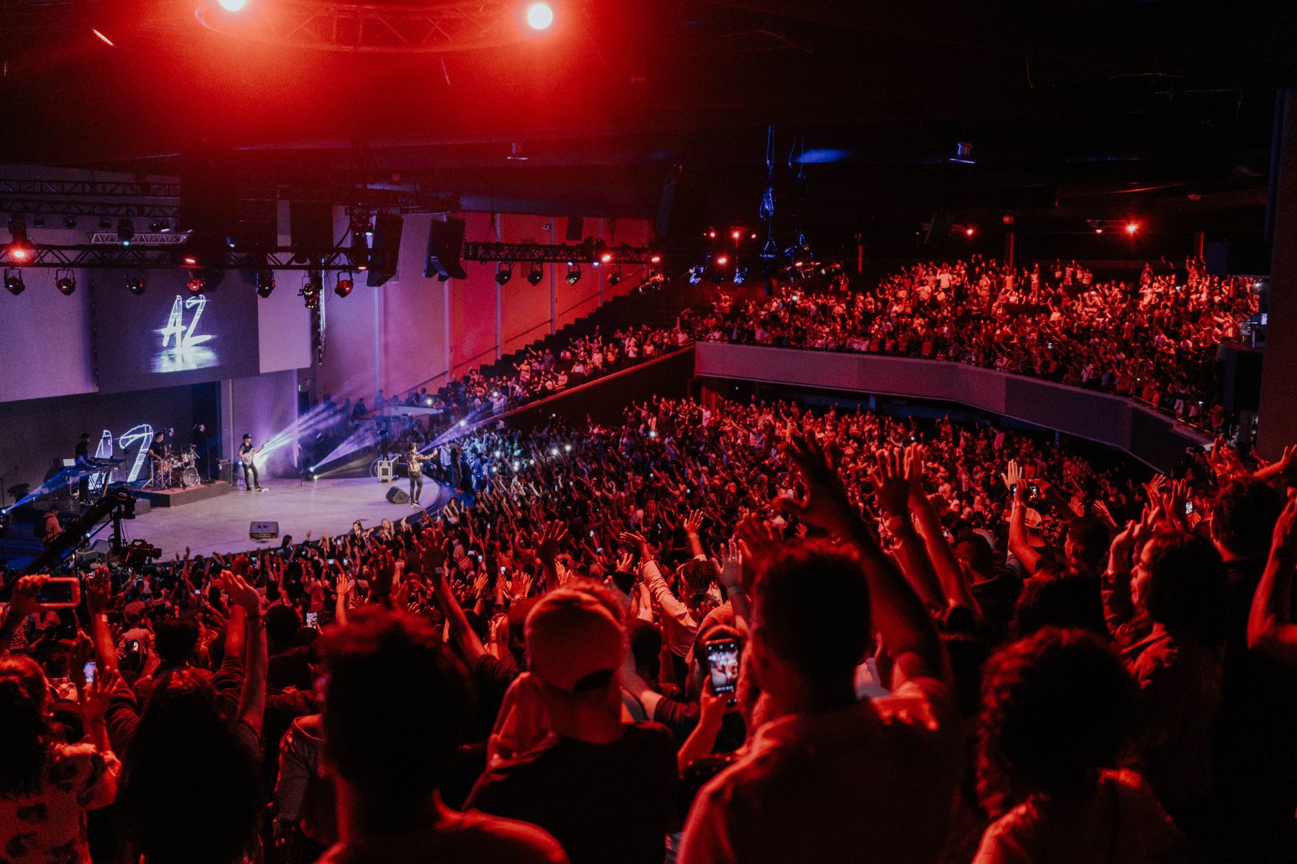 live concert audience excited (Photo: Luis Quintero / Pexels)