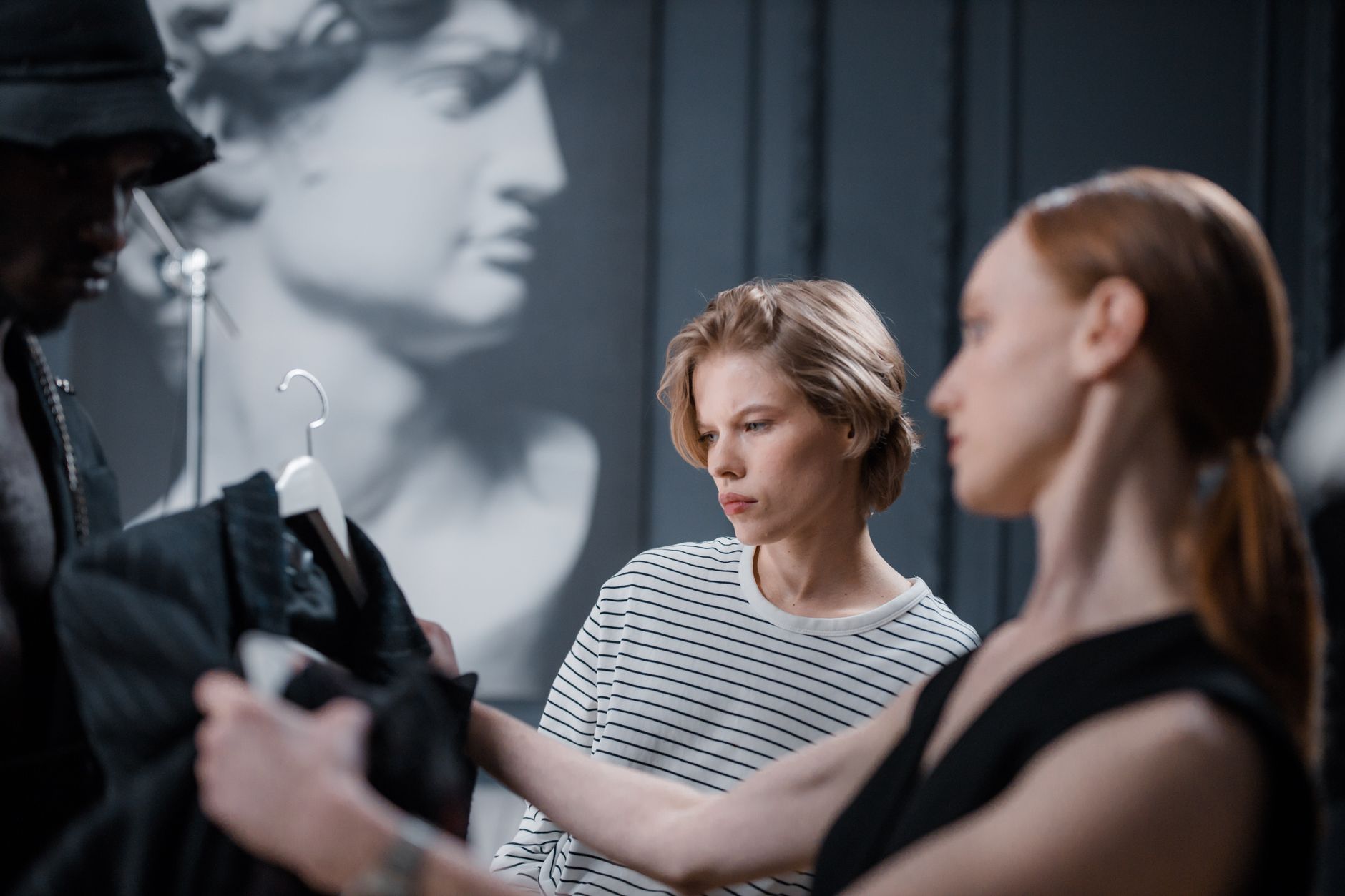 artist decision planning (Photo: Ron Lach / Pexels)