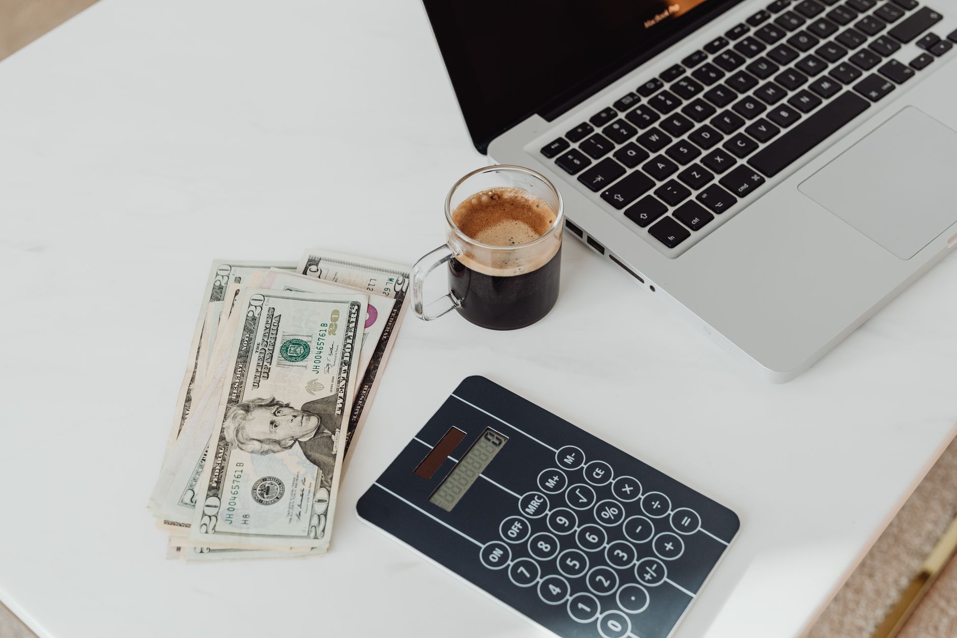 money youtube laptop (Photo: www.kaboompics.com / Pexels)