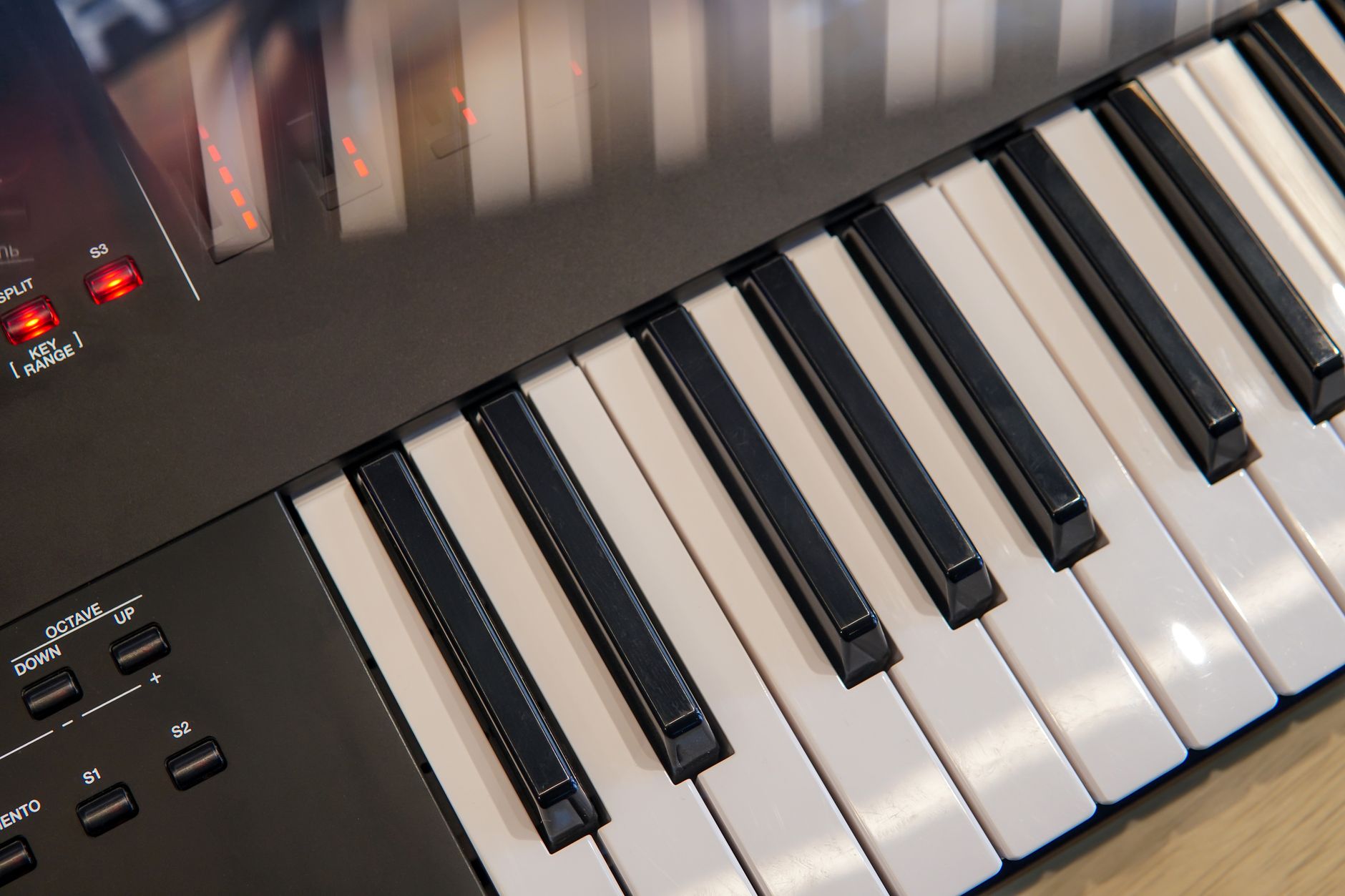 piano keys close up (Photo: Caique Araujo / Pexels)