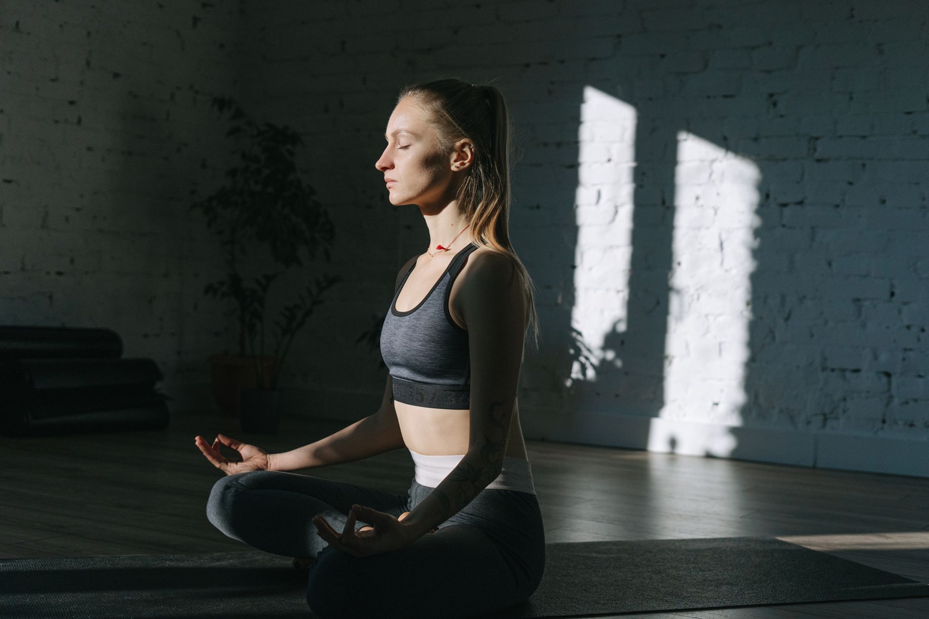 deep breathing meditation (Photo: Ivan S / Pexels)