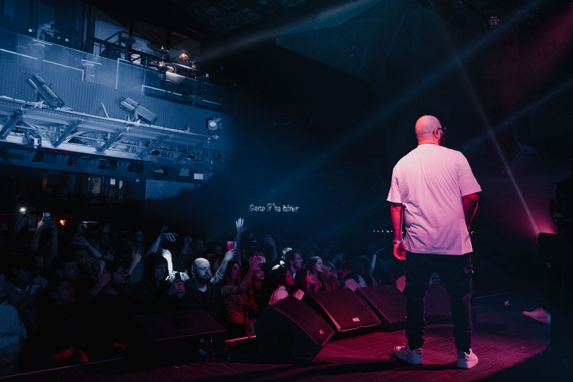stage performance audience (Photo: Faruk Tokluoğlu / Pexels)